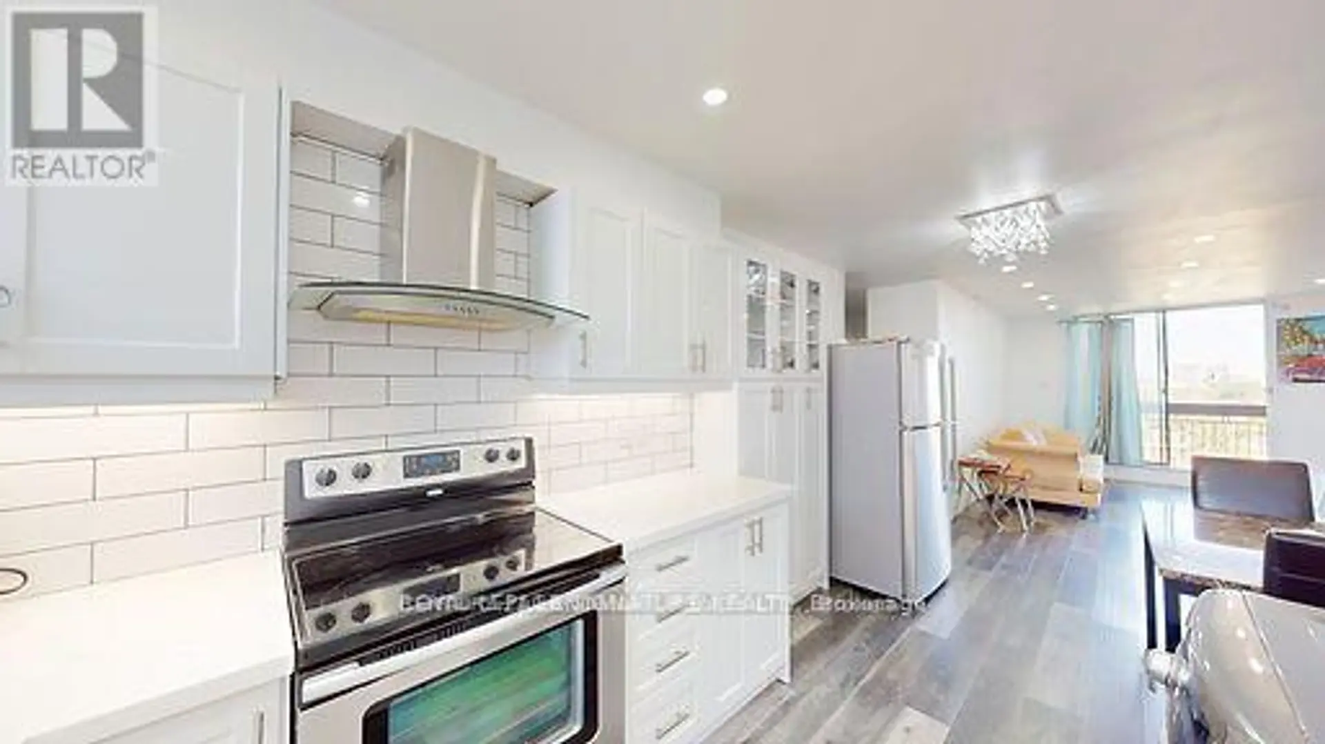 #806 4673 JANE STREET - Image 4