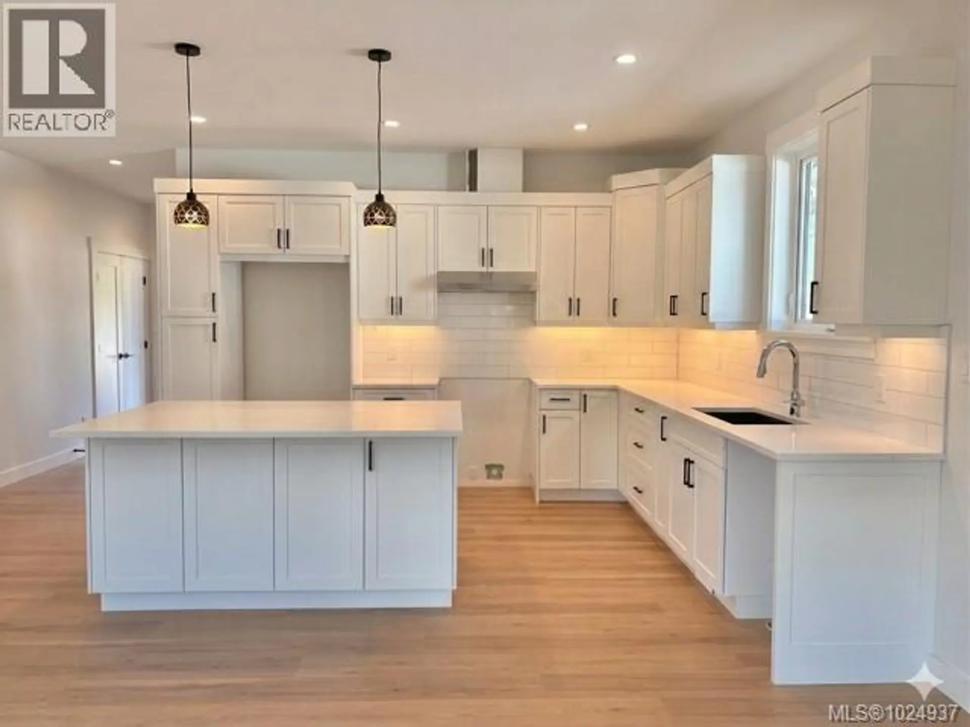 762 Sitka St - Image 4