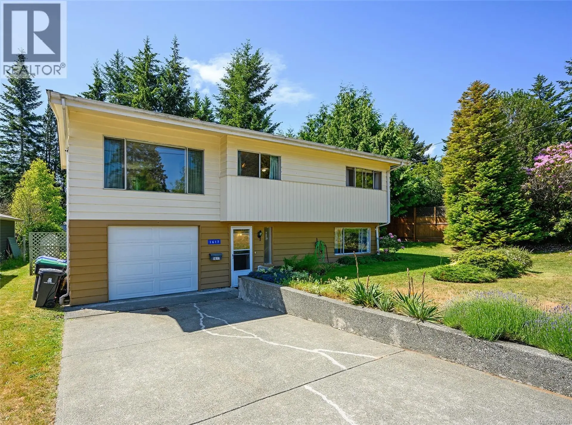 Property at 1617 Robb Ave, Comox, BC