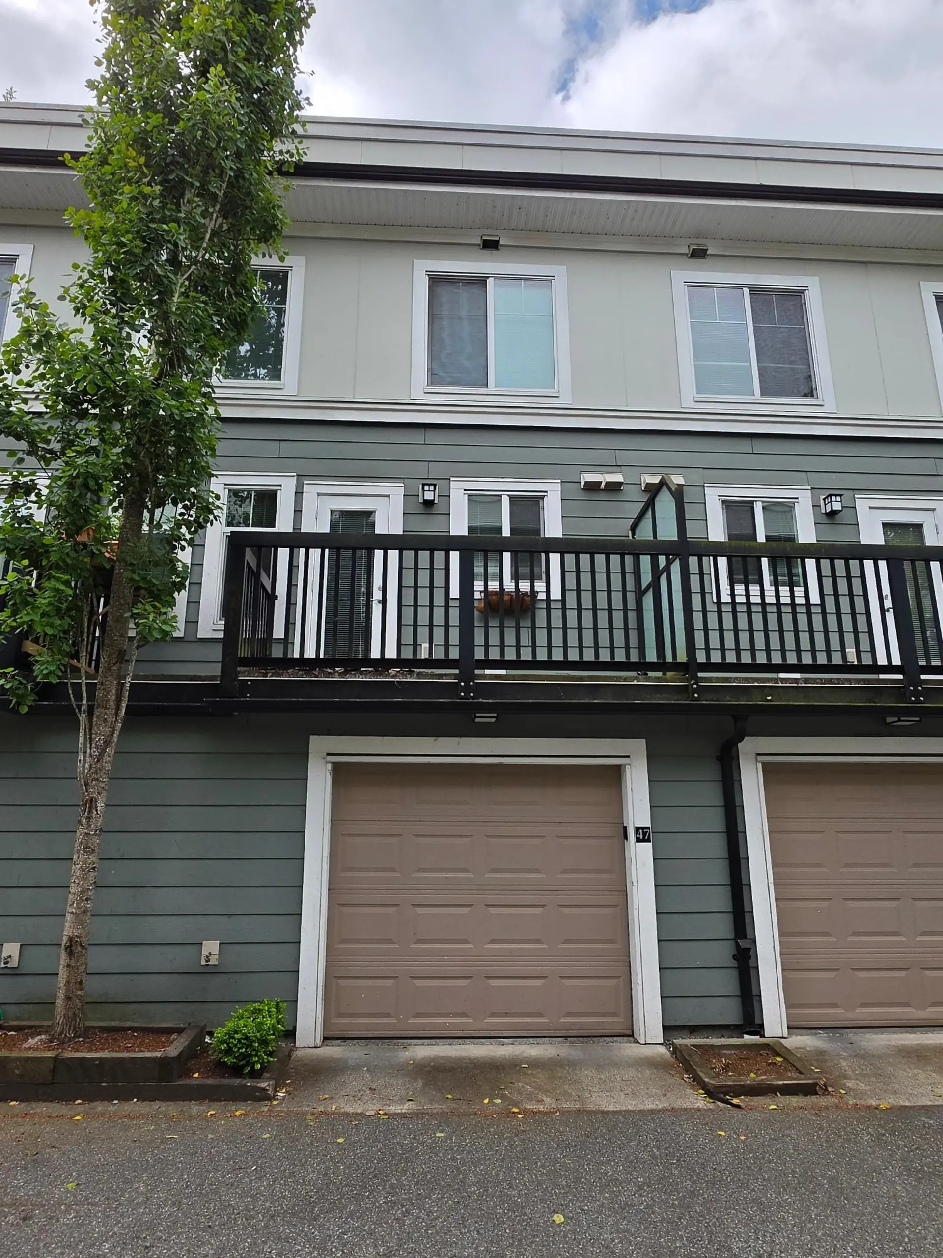 #47 15833 26 Avenue - Image 1