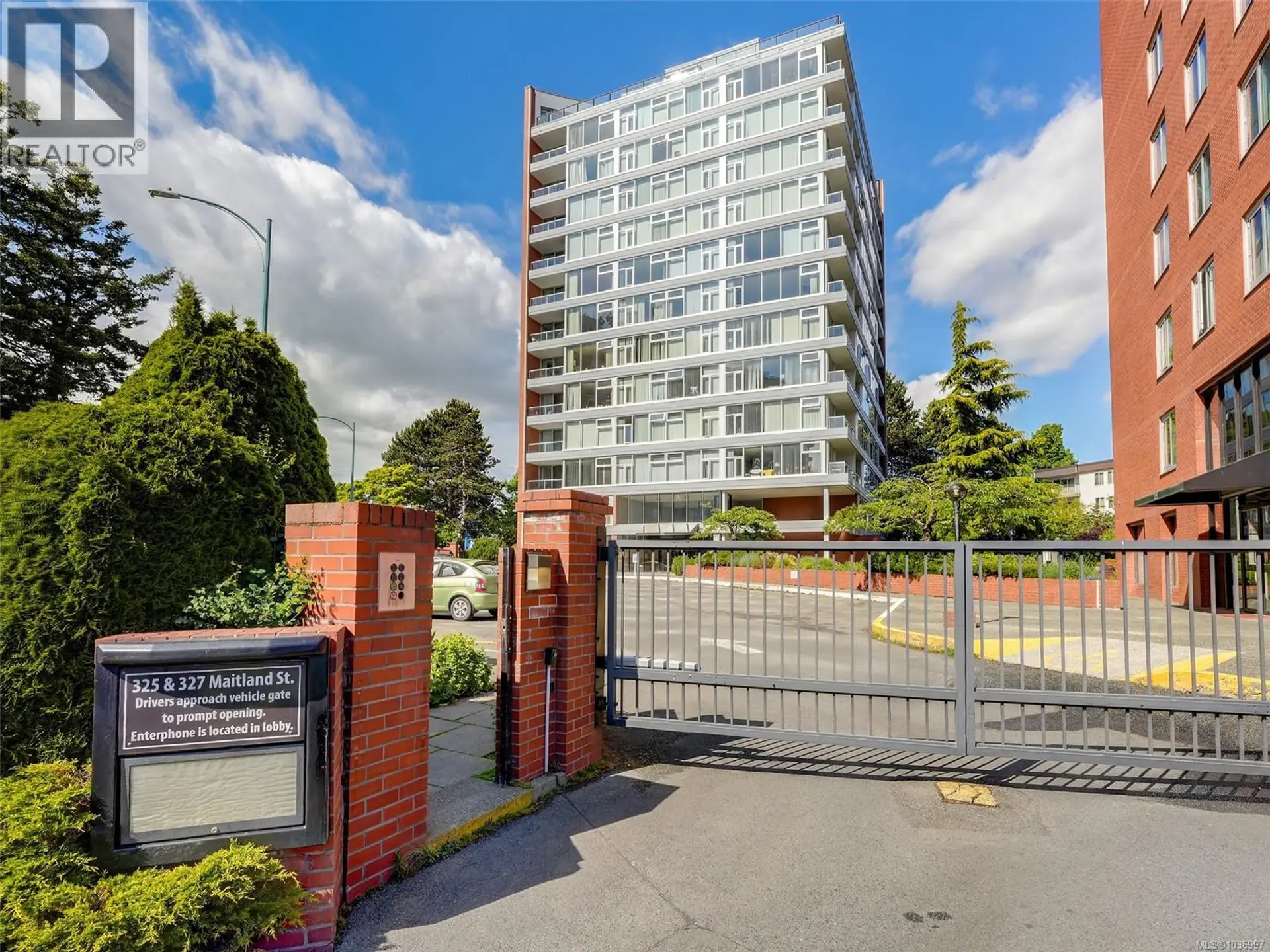 Property at #501 327 Maitland St, Victoria, BC