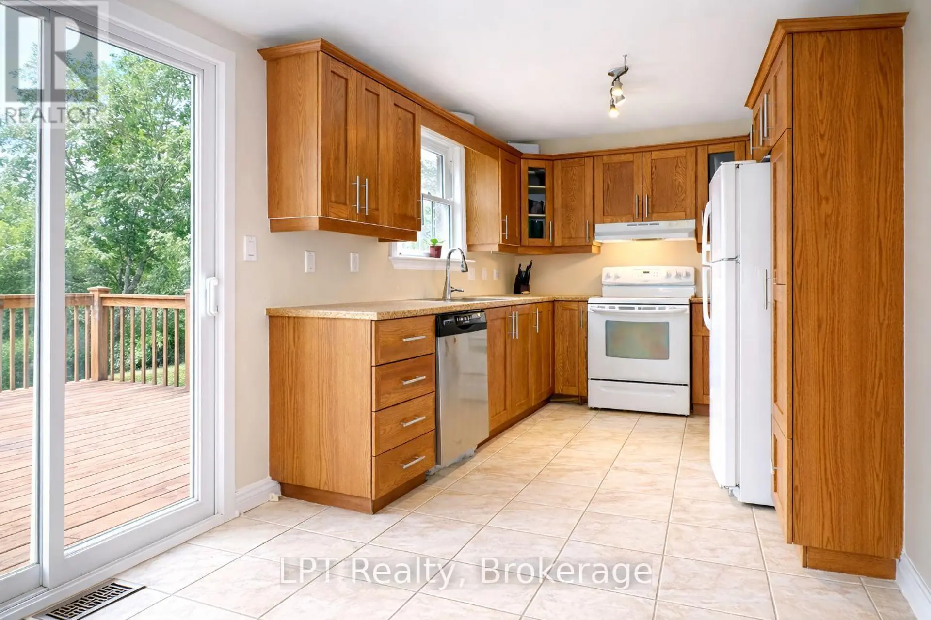 167 SINGLETON DRIVE - Image 9