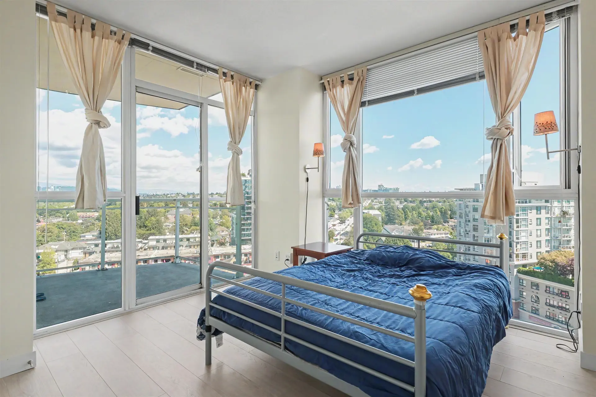 #1307 4028 Knight Street - Image 10