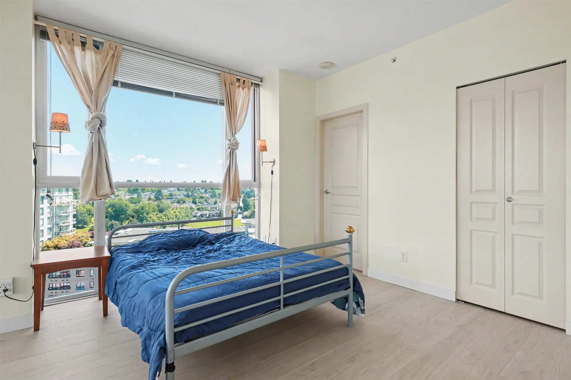 #1307 4028 Knight Street - Image 11