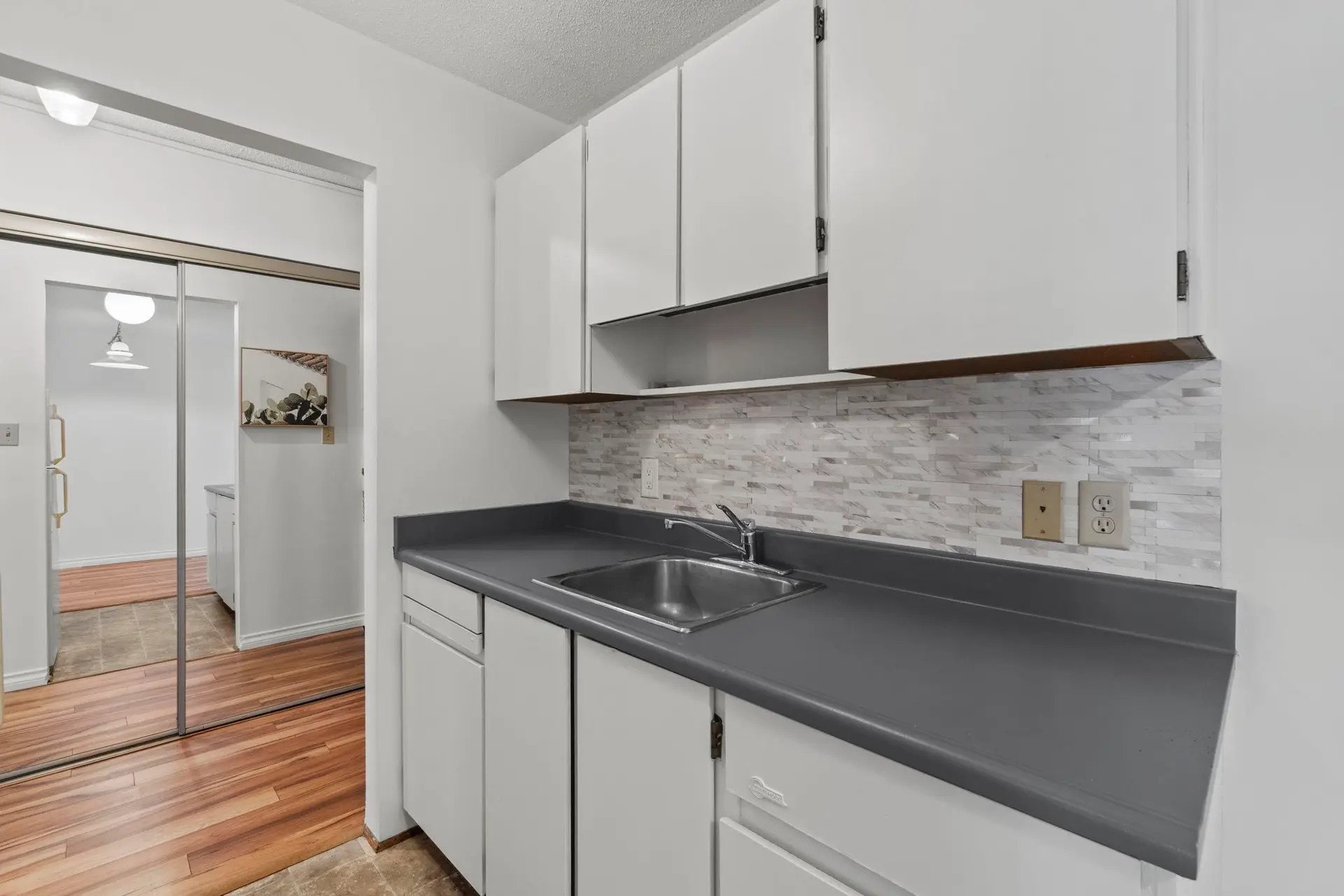 #315 310 W 3rd Street - Image 10