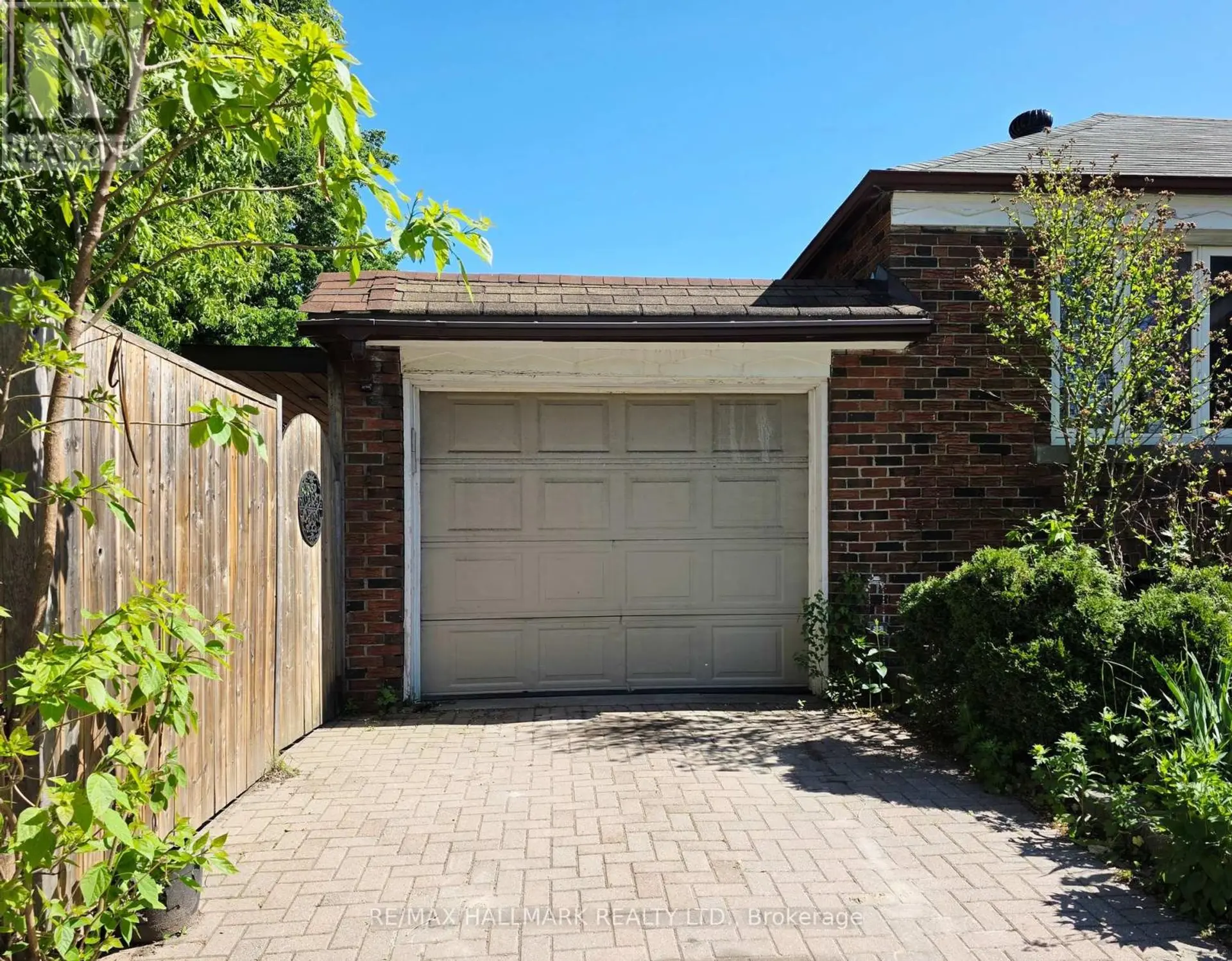 115 LANKIN BOULEVARD - Image 9