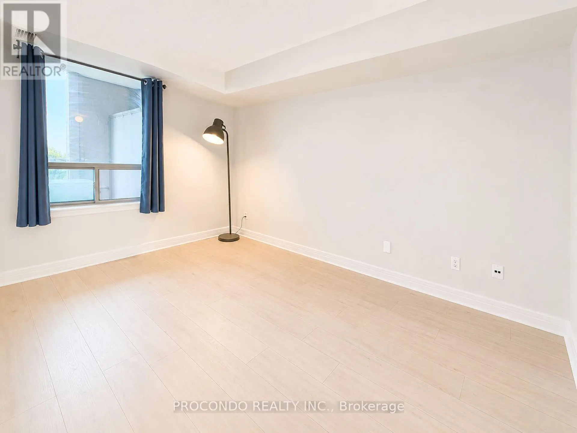 #509 18 HARRISON GARDEN BOULEVARD - Image 13