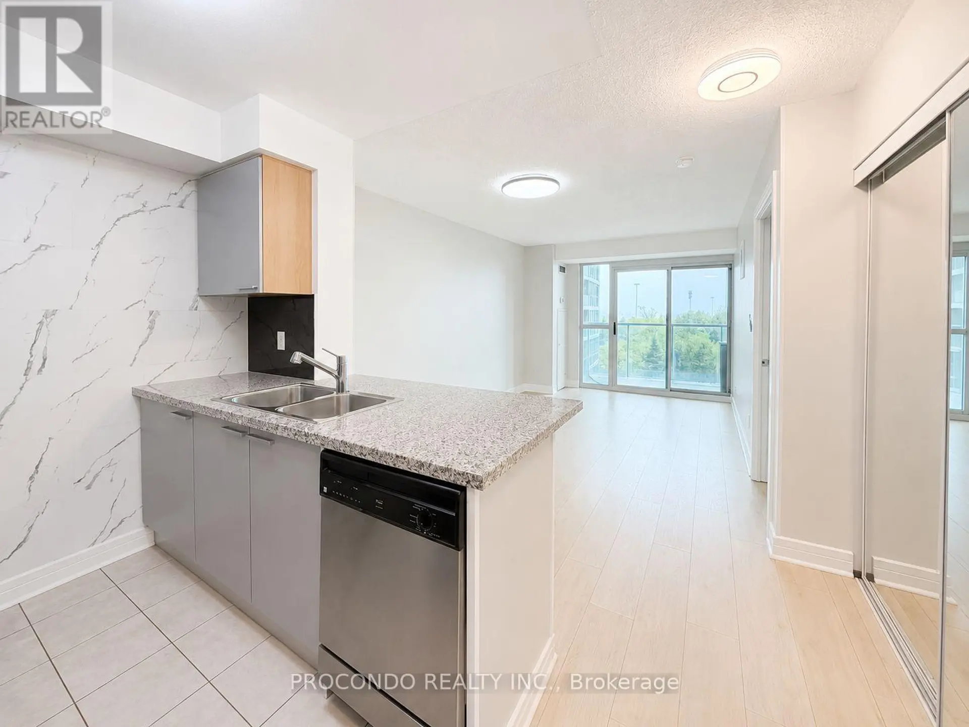 #509 18 HARRISON GARDEN BOULEVARD - Image 11