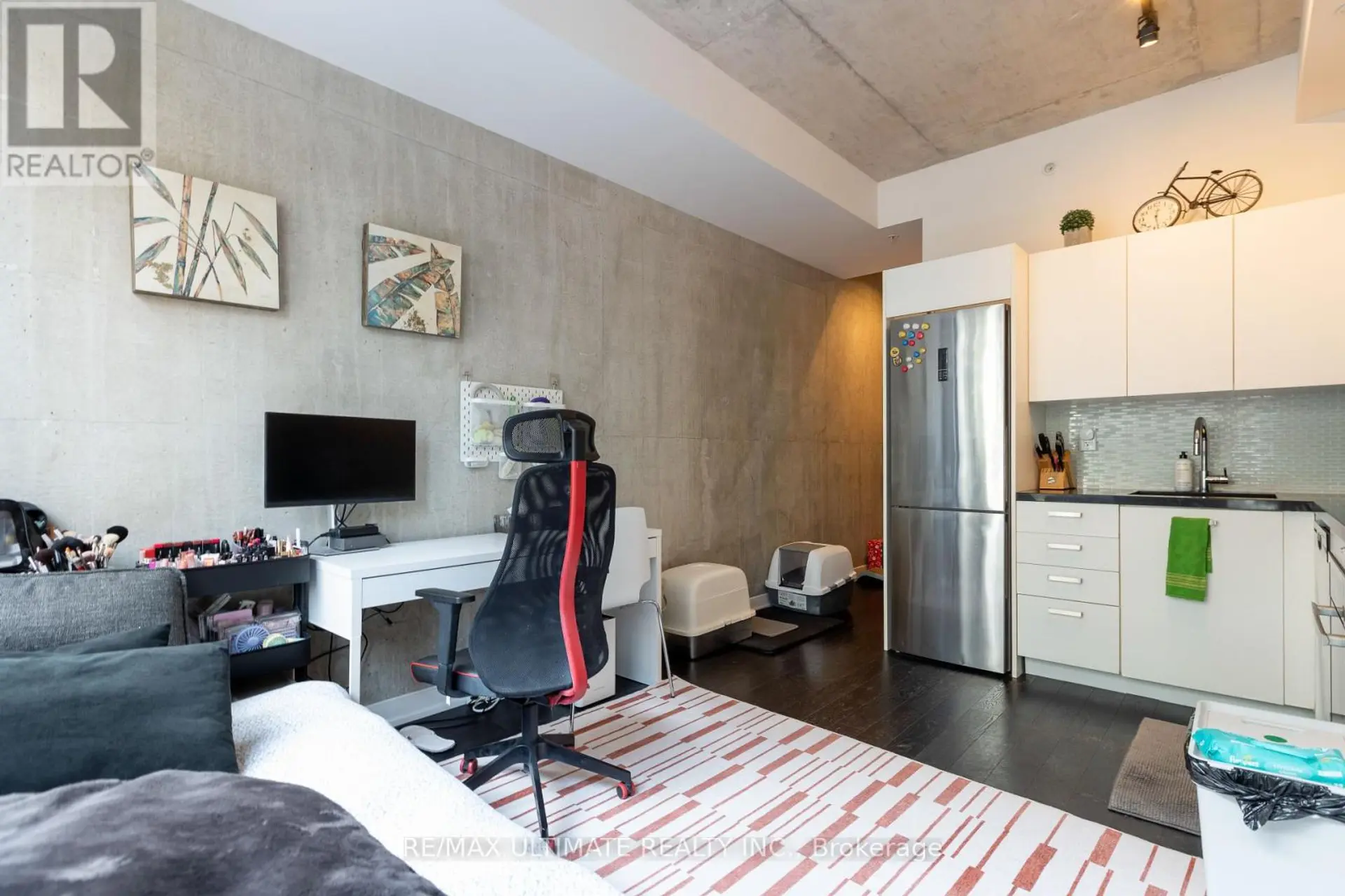 #206 39 BRANT STREET - Image 7
