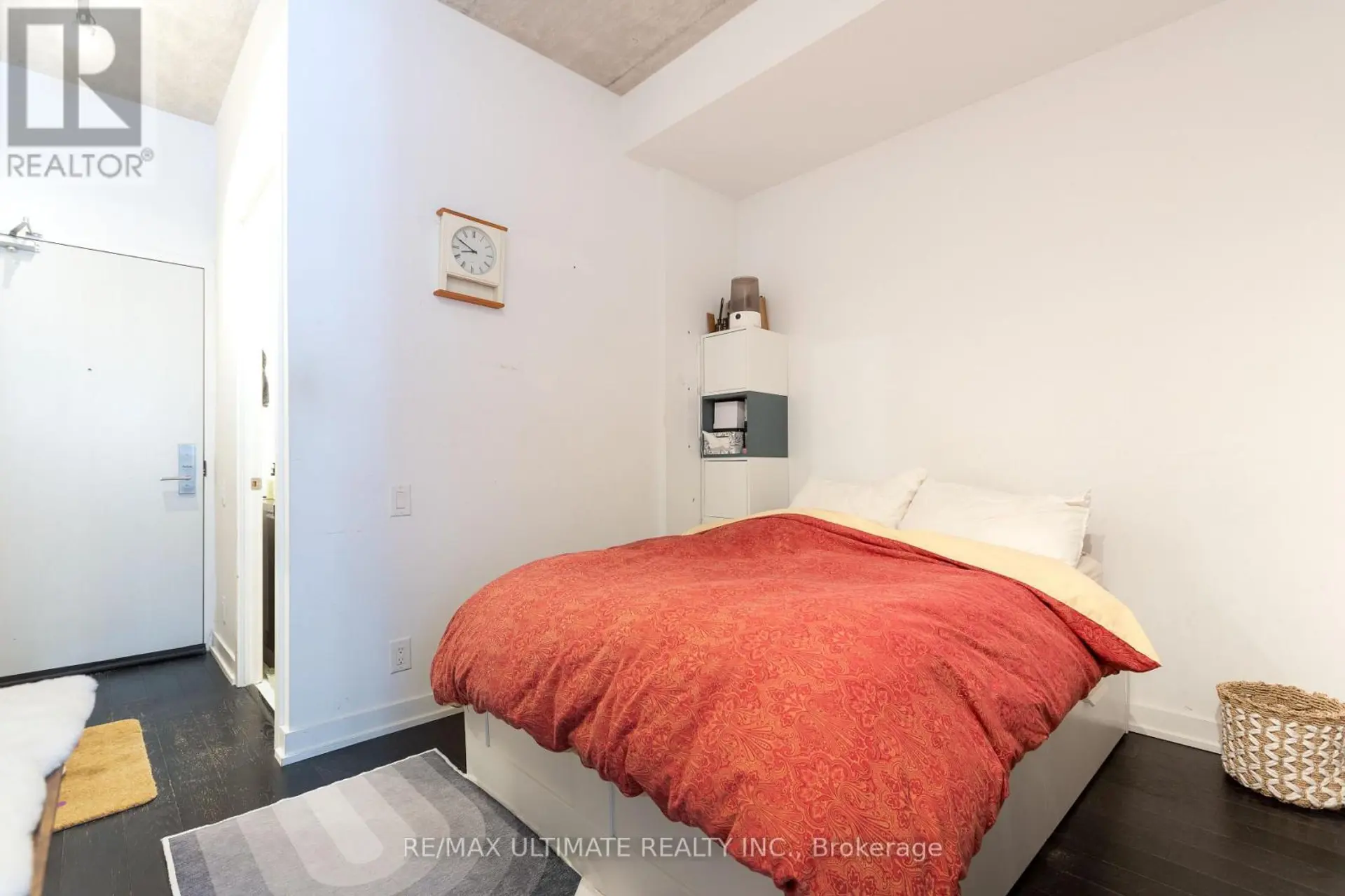 #206 39 BRANT STREET - Image 5