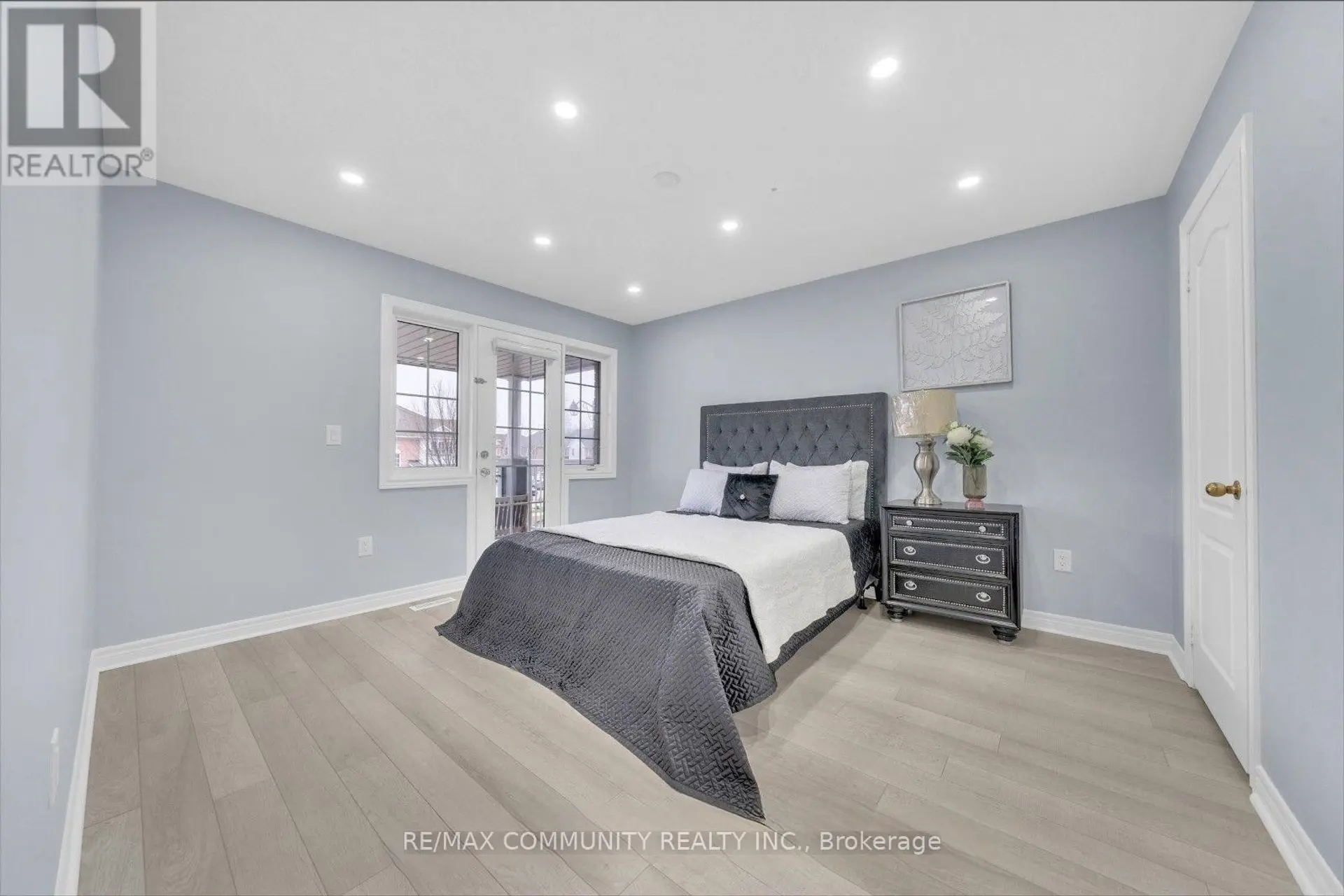 76 SEASONS DRIVE - Image 10