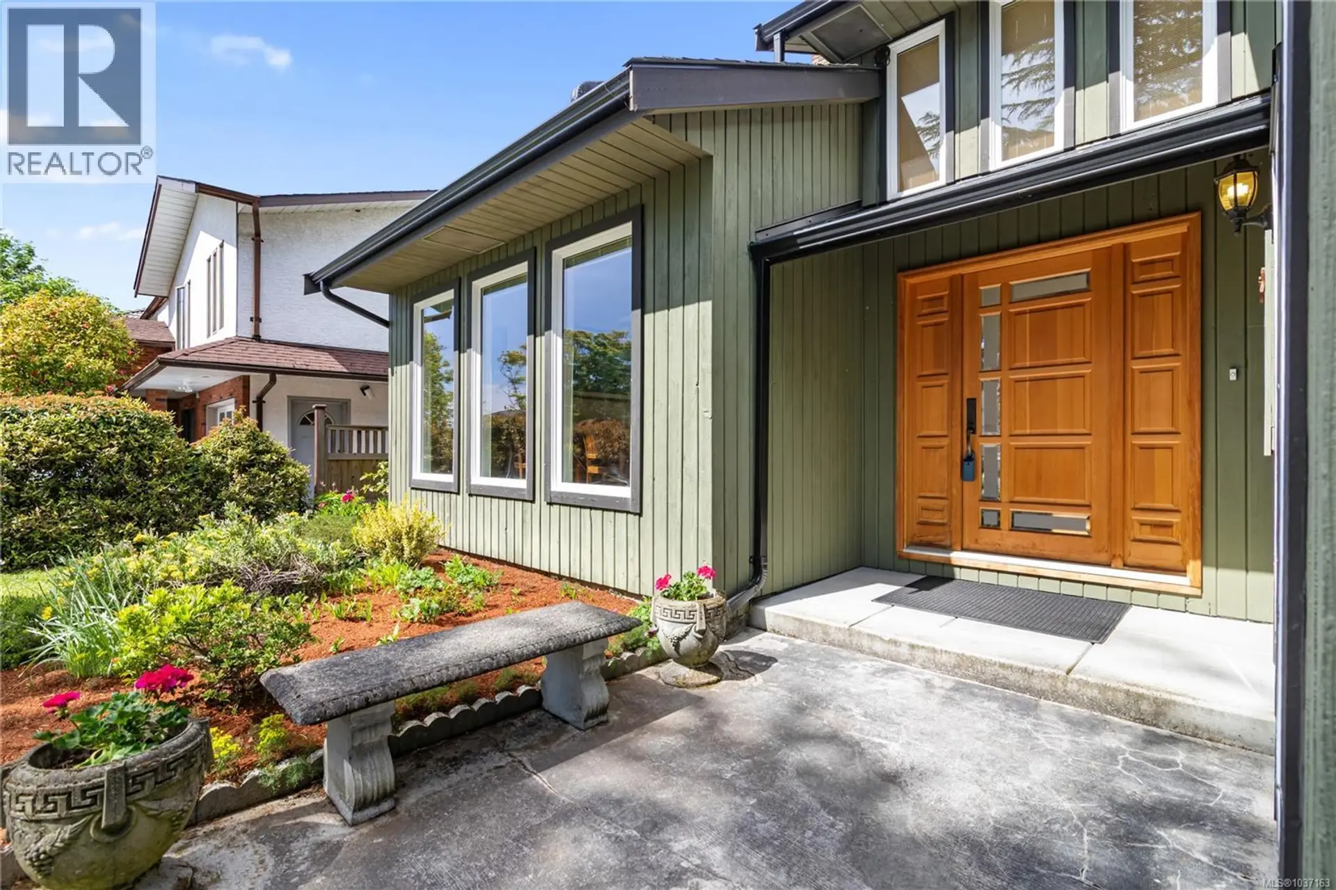 Property at 4021 Dawnview Cres, Saanich, BC