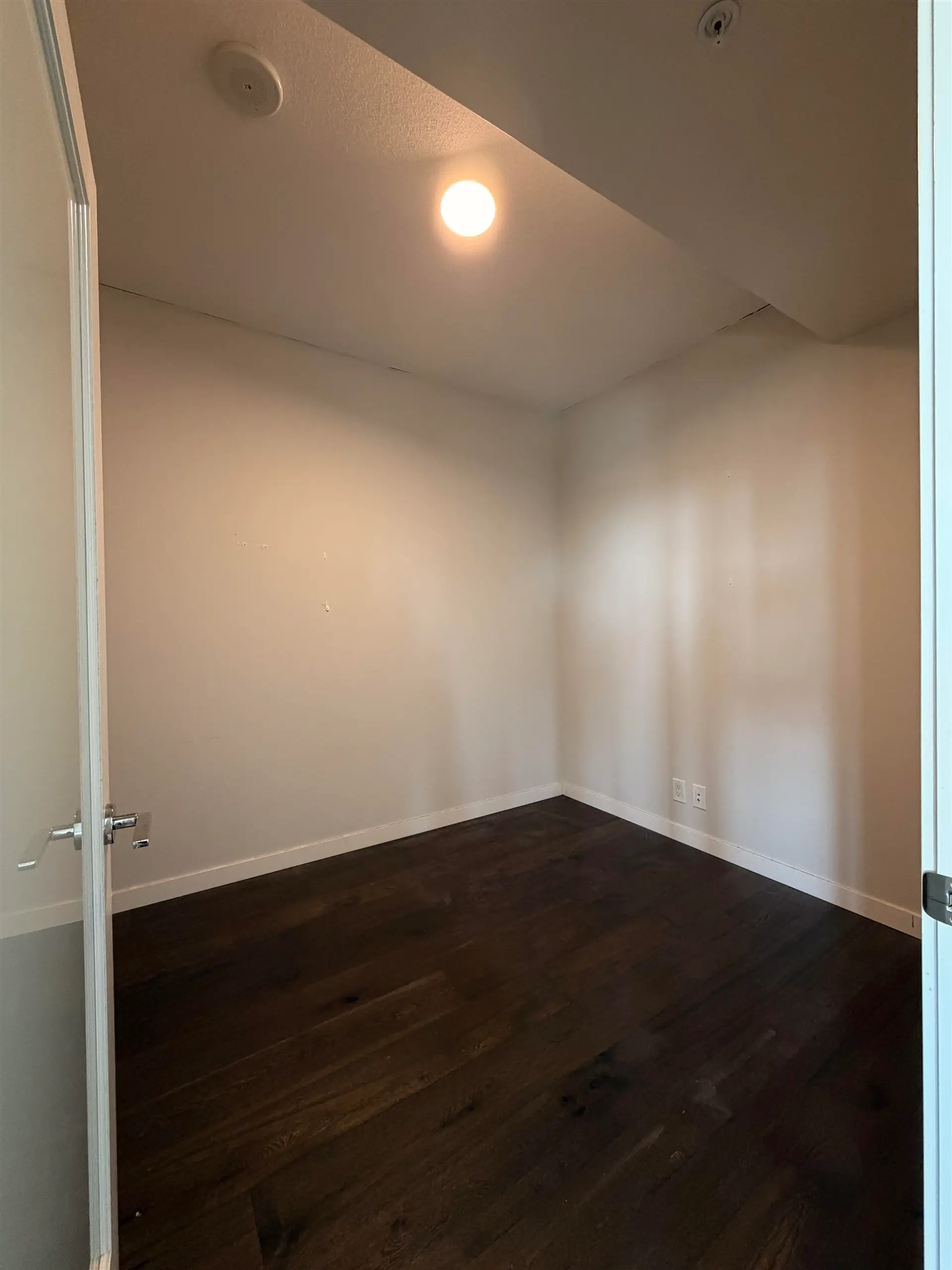 #1310 3487 Binning Road - Image 6