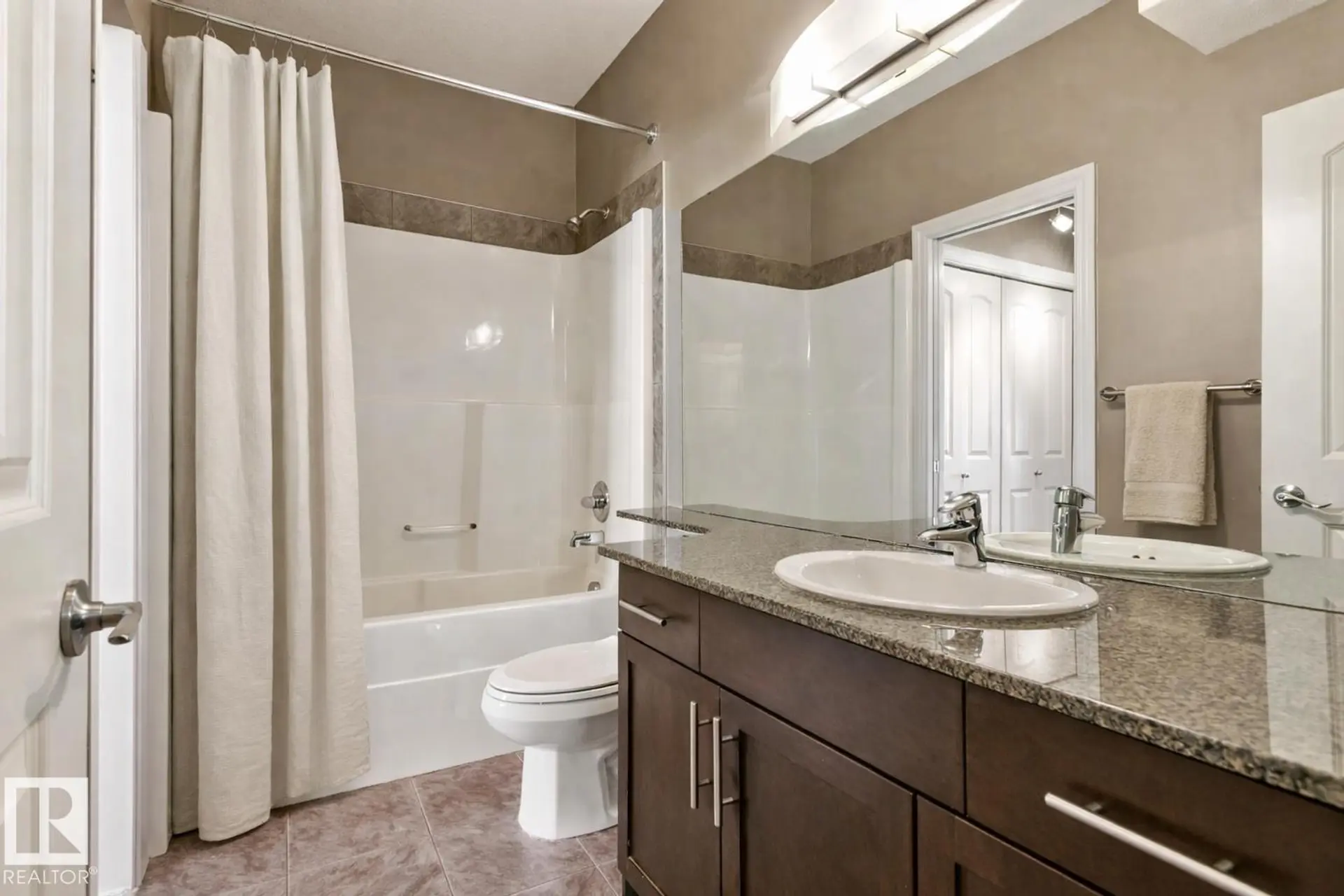 #334 10121 80 AV NW - Image 3