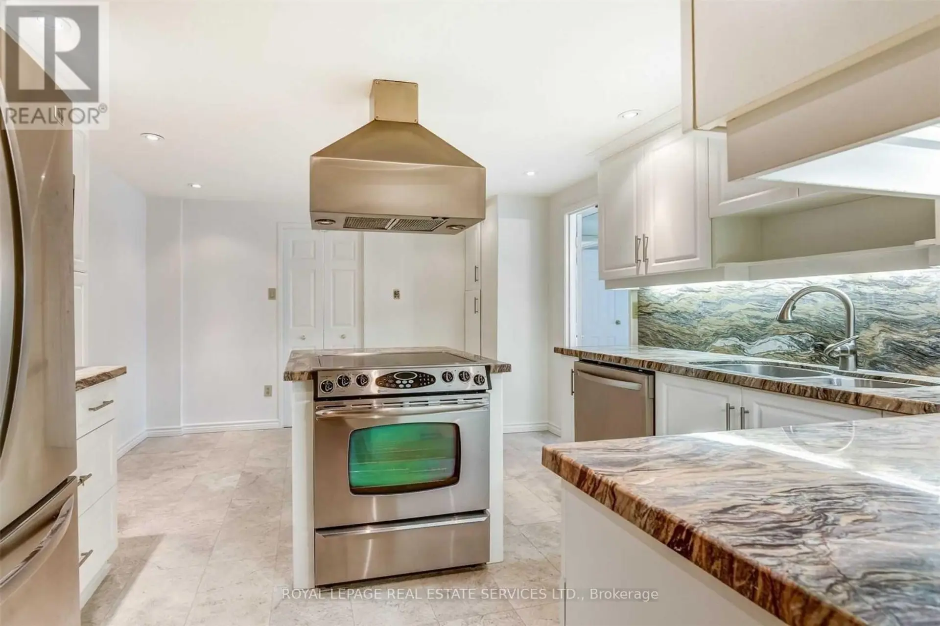 #303 2545 BLOOR STREET W - Image 9