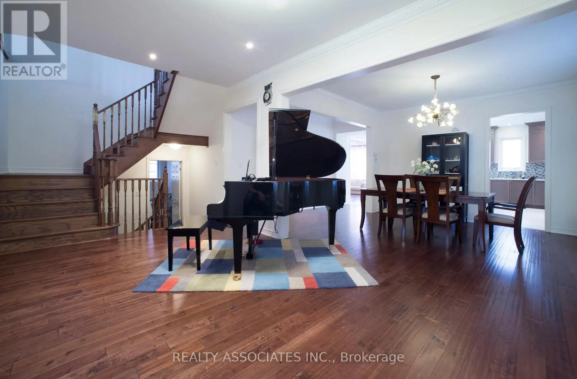 50 STRONG AVENUE - Image 3