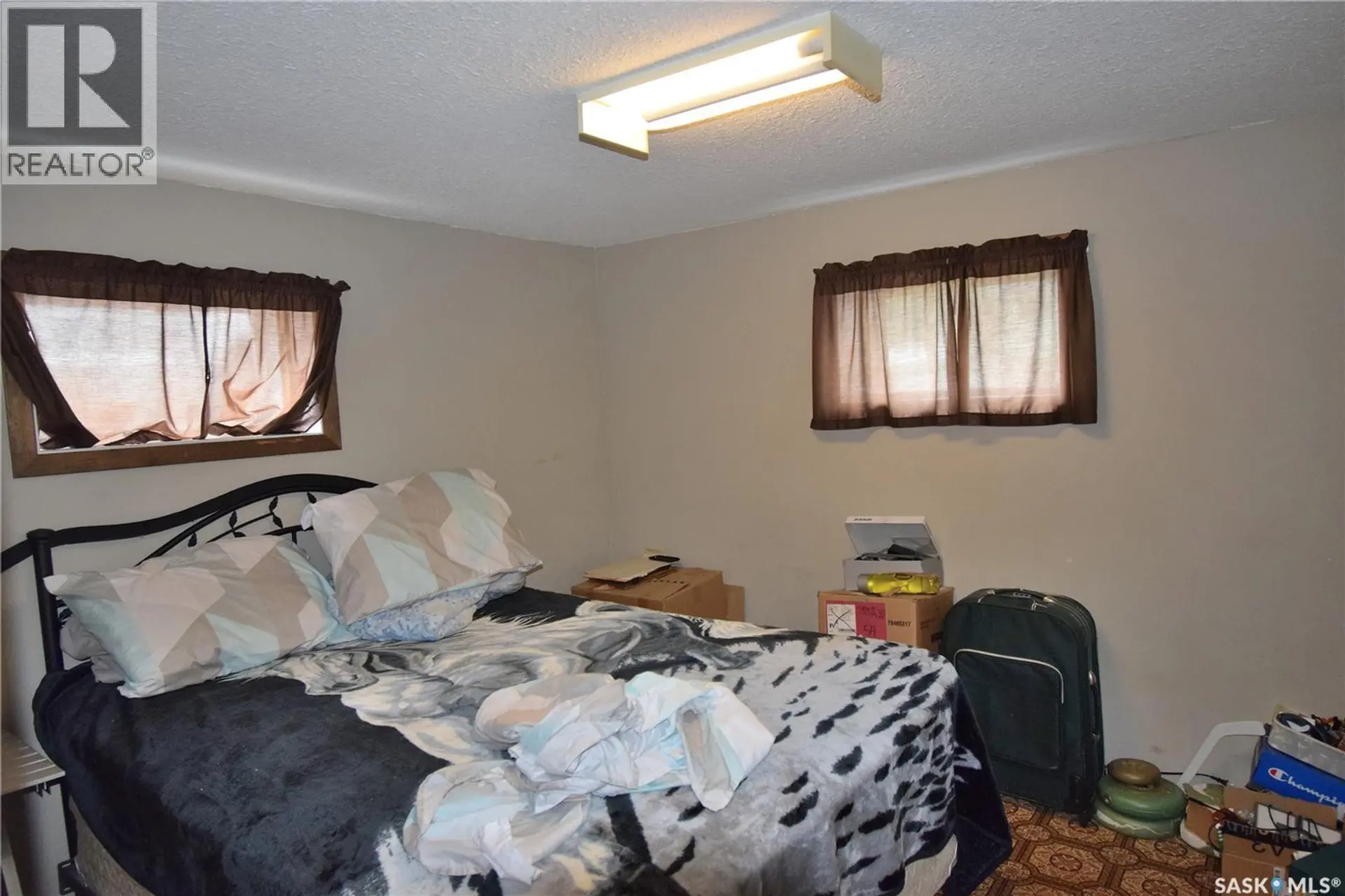 579 25th STREET E - Image 11