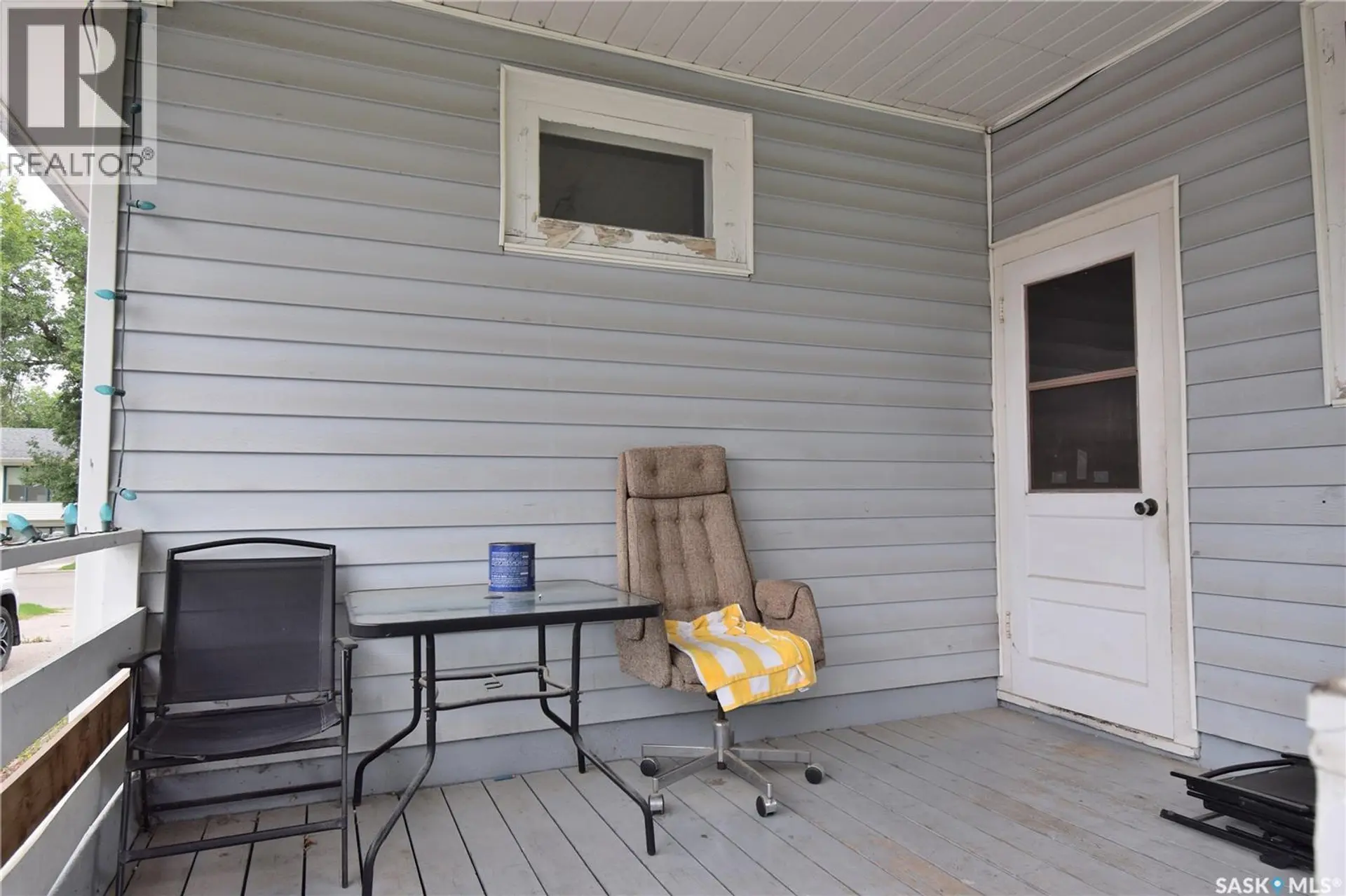 579 25th STREET E - Image 13