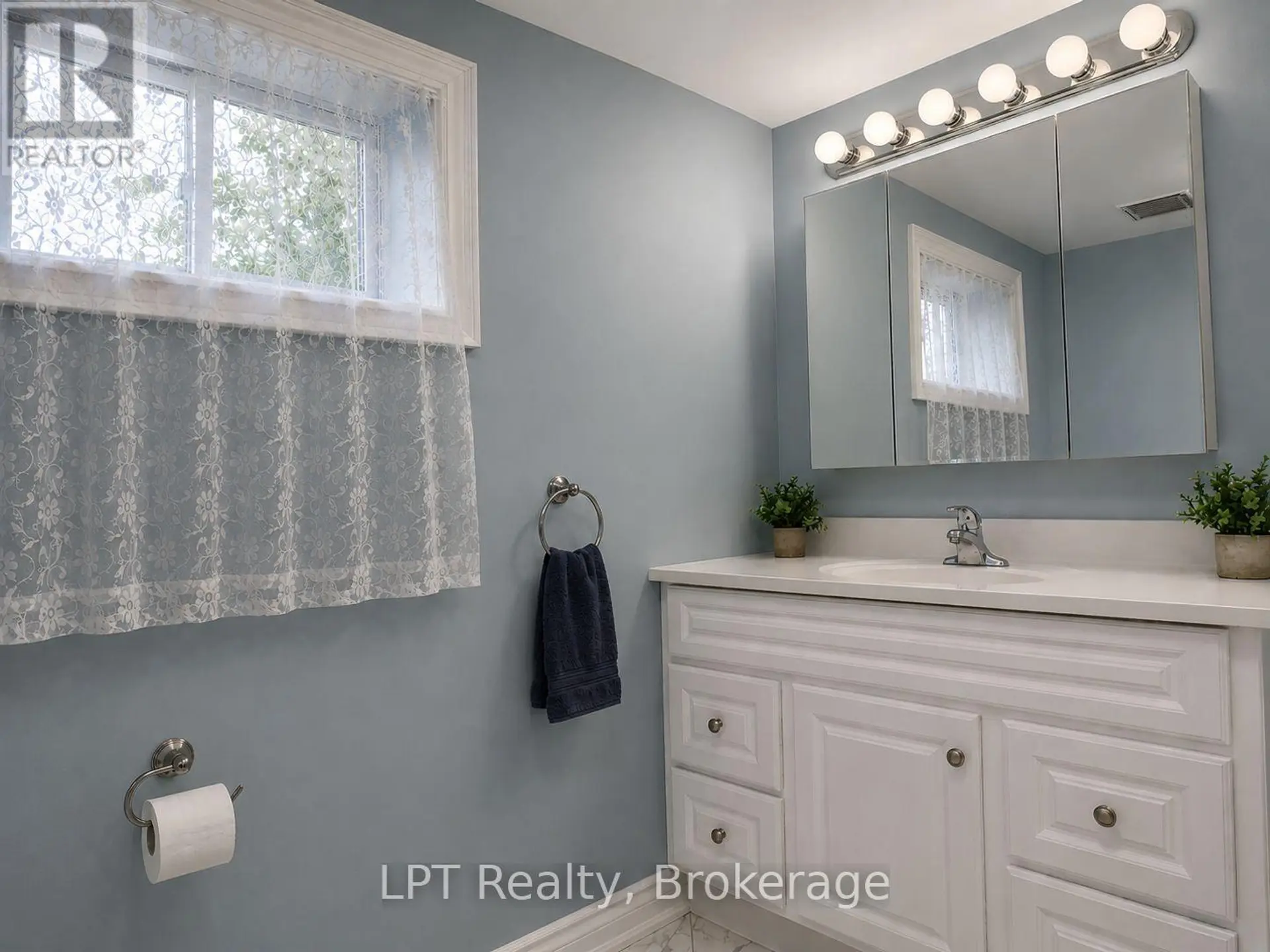 256 FAREWELL STREET - Image 11