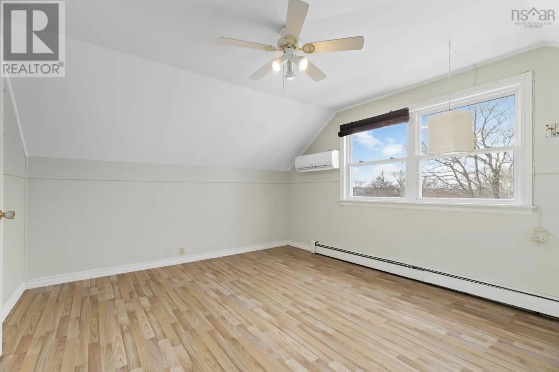 2883 Connaught Avenue - Image 11