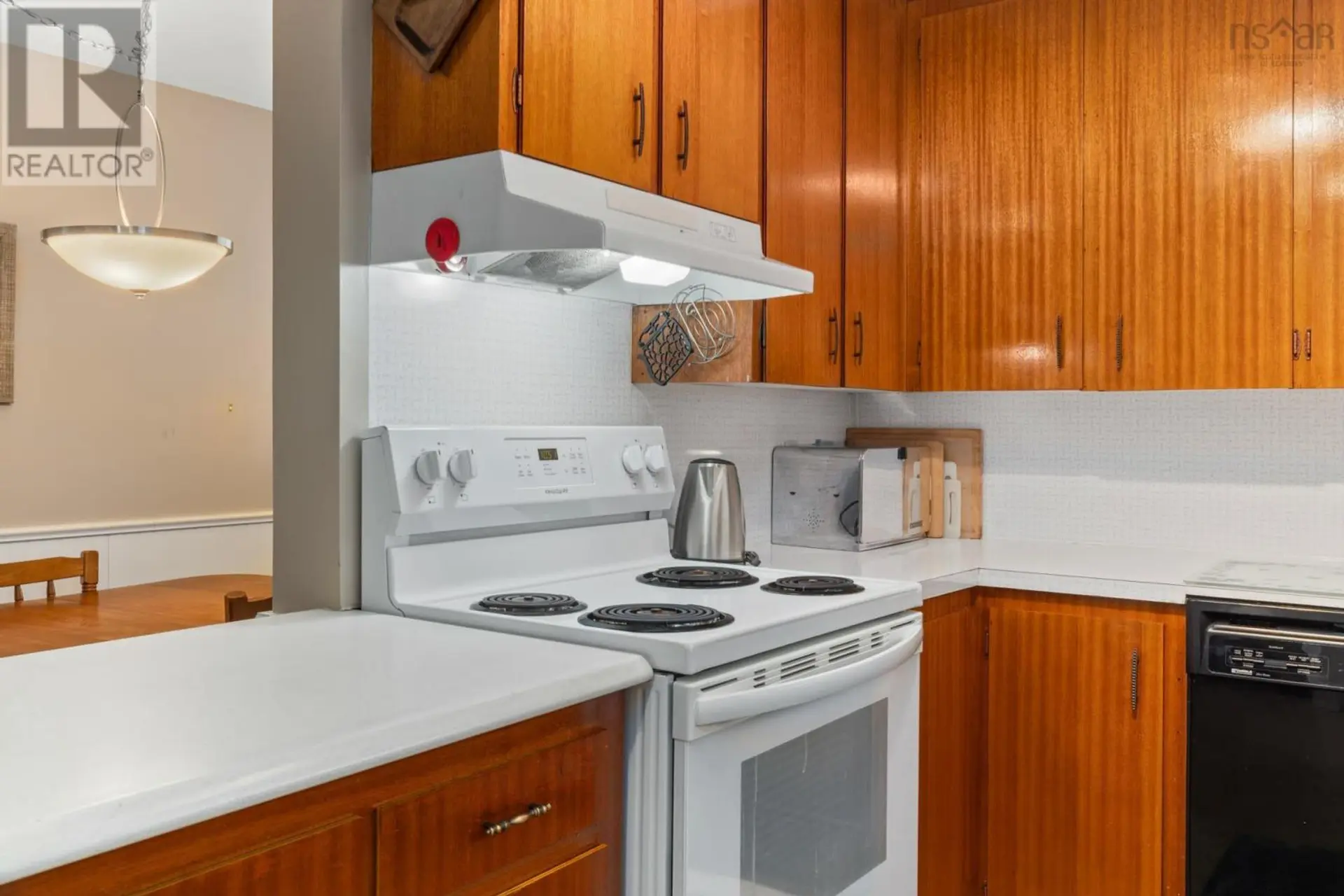 2883 Connaught Avenue - Image 3