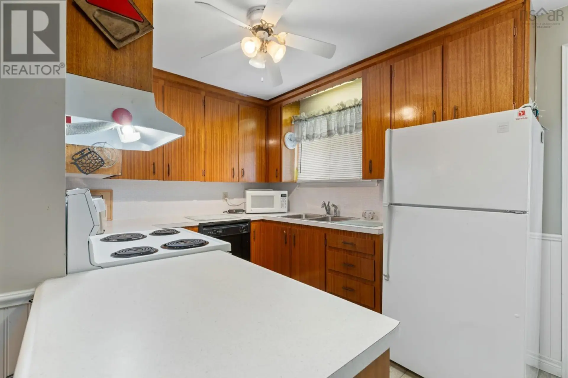 2883 Connaught Avenue - Image 4