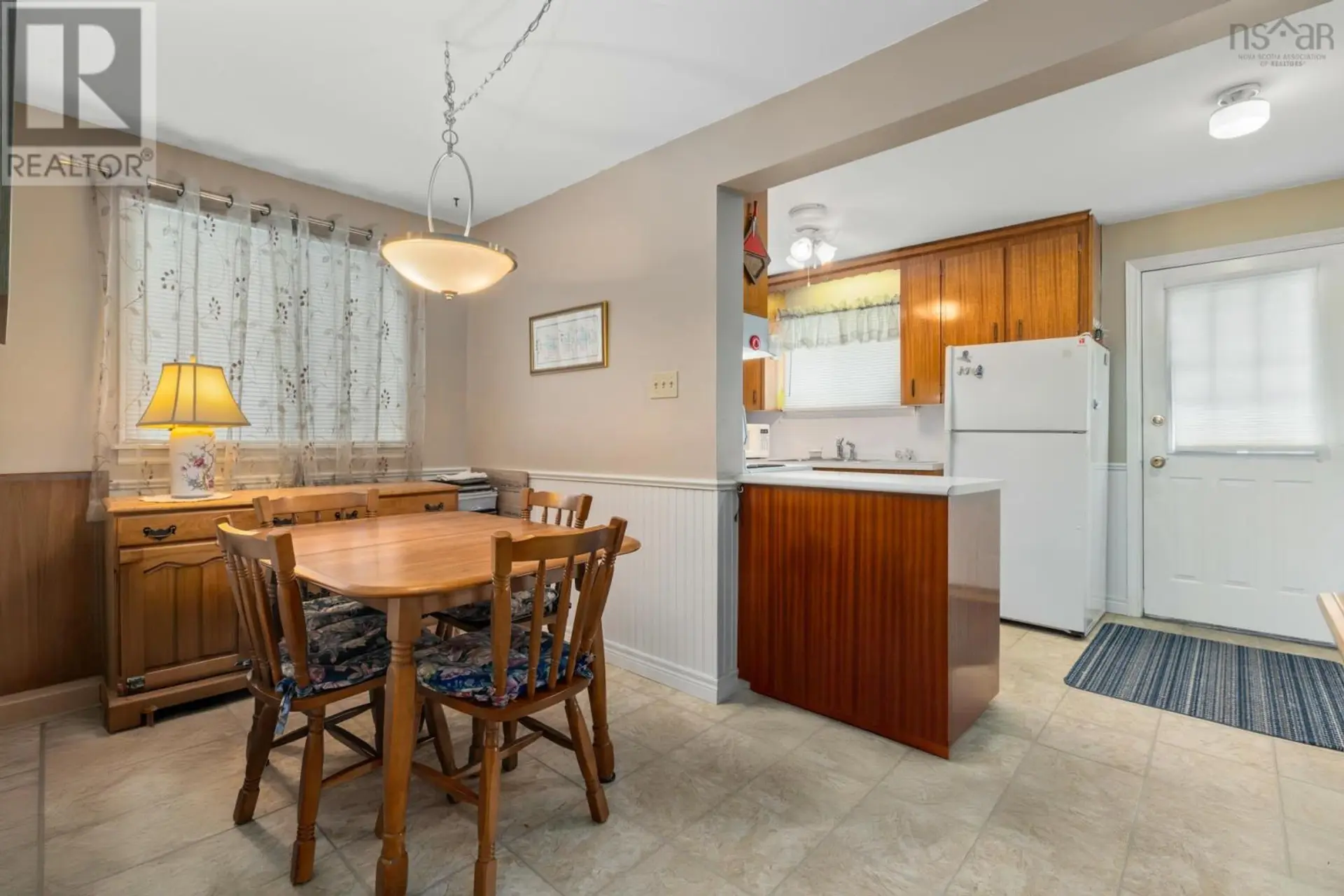 2883 Connaught Avenue - Image 2