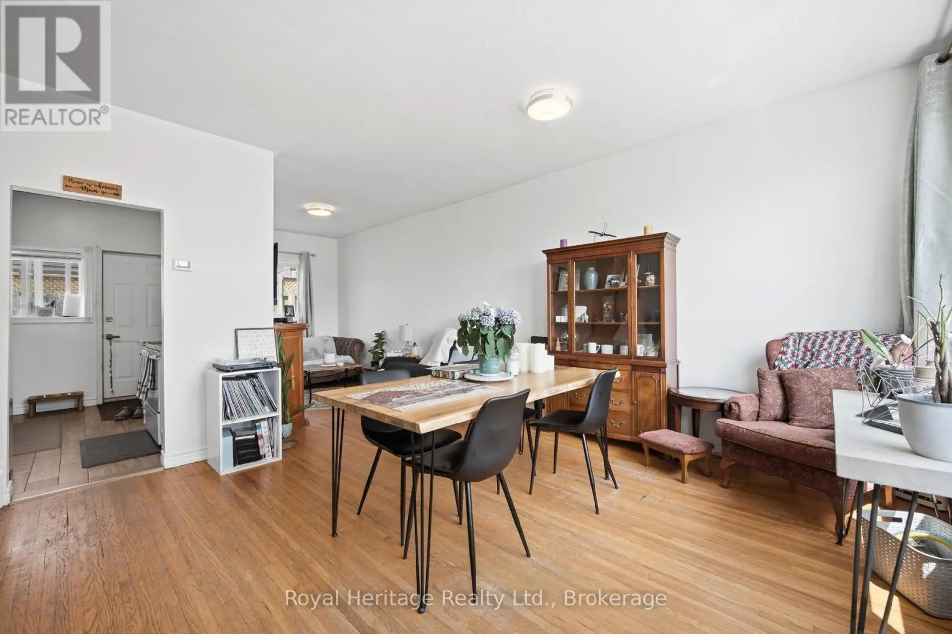 1546 LAKEMOUNT STREET - Image 3