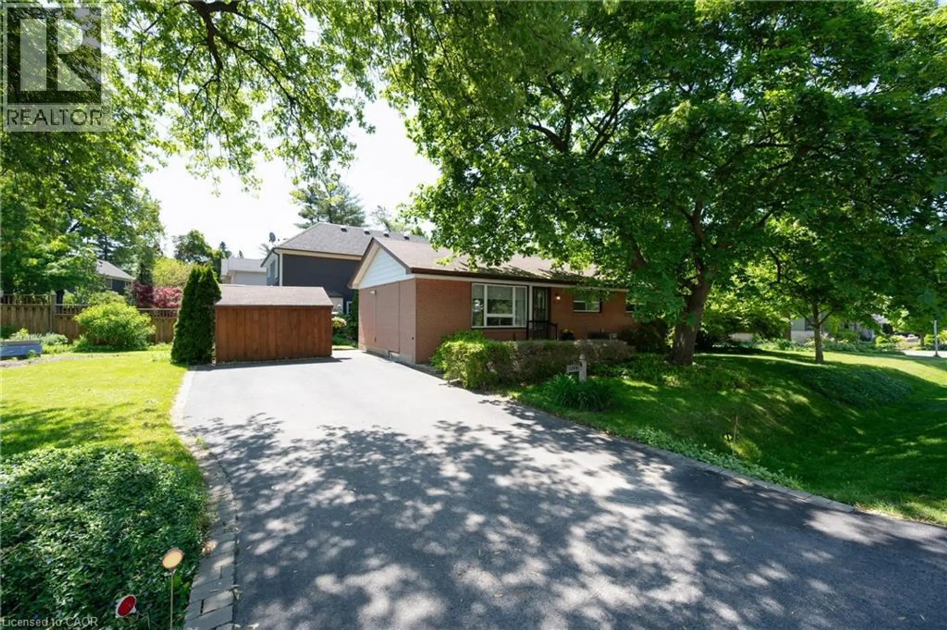 1304 AVON Crescent - Image 1