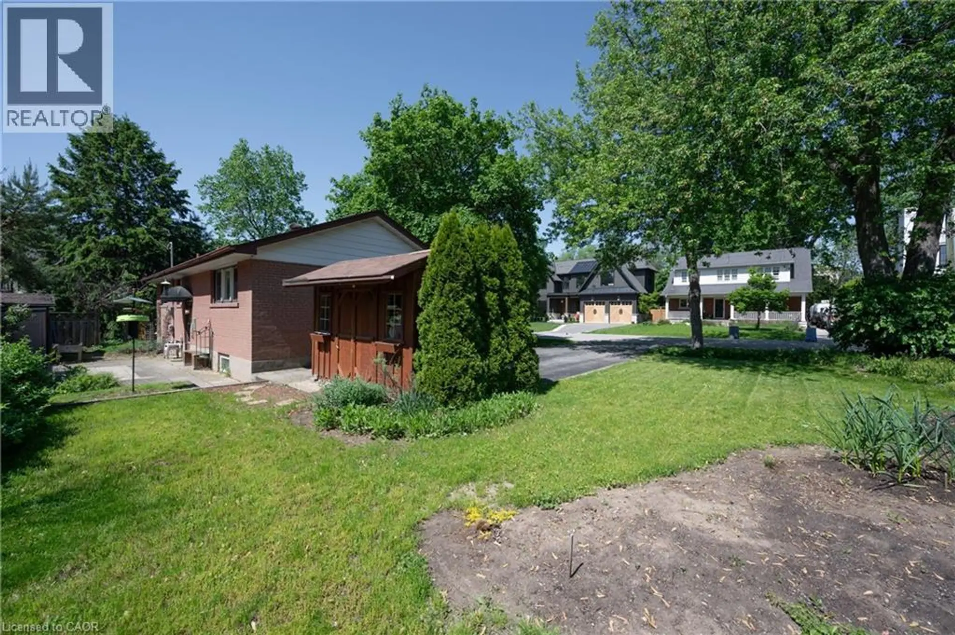 1304 AVON Crescent - Image 7