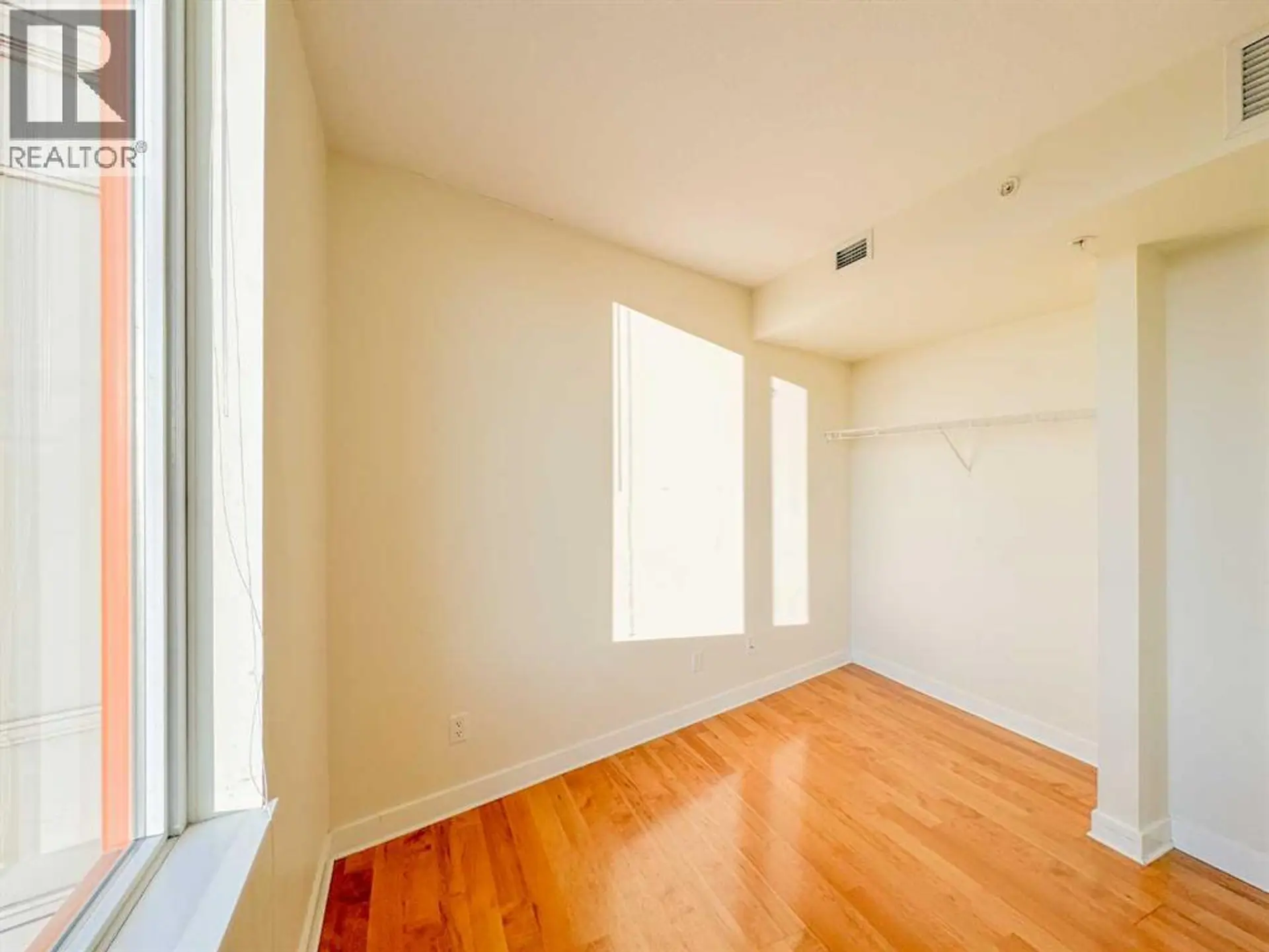 #1307 3830 Brentwood Road NW - Image 13