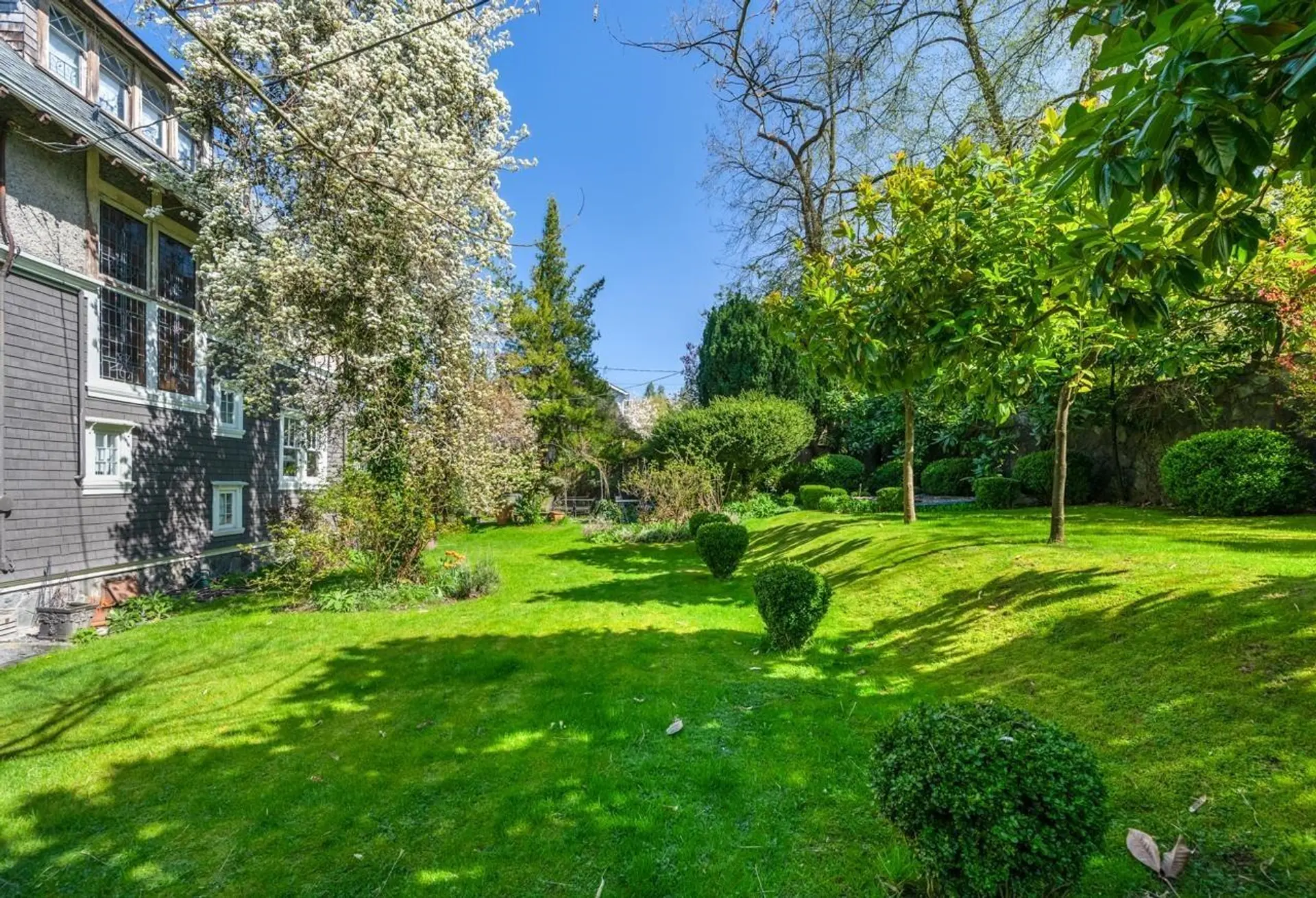 1650 Cedar Crescent - Image 11