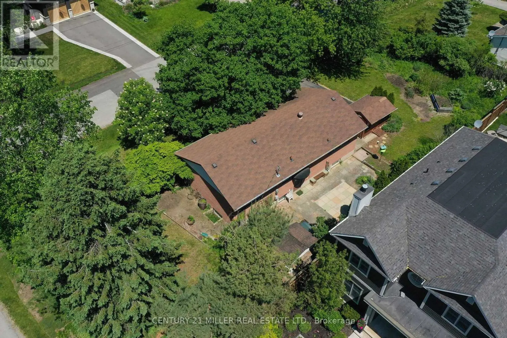 1304 AVON CRESCENT - Image 3