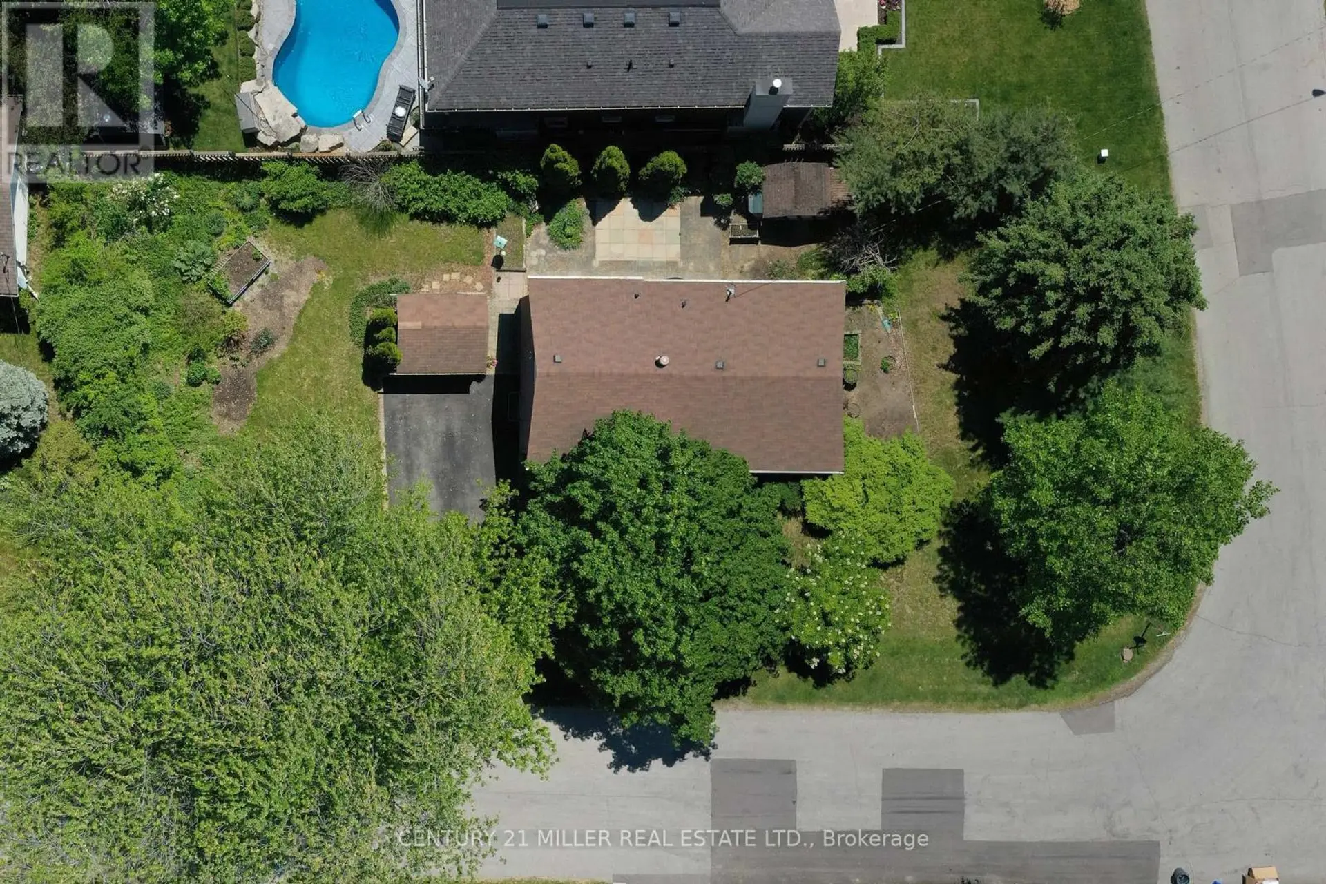 1304 AVON CRESCENT - Image 4