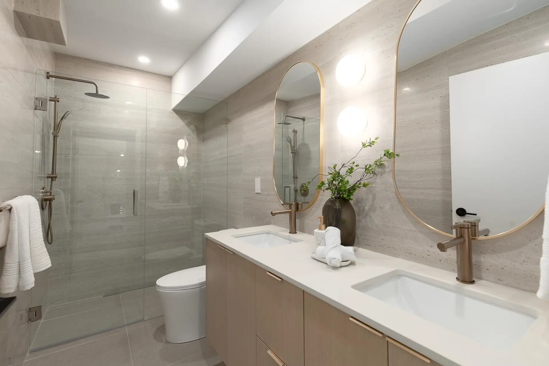 #209 2339 E 34th Avenue - Image 16