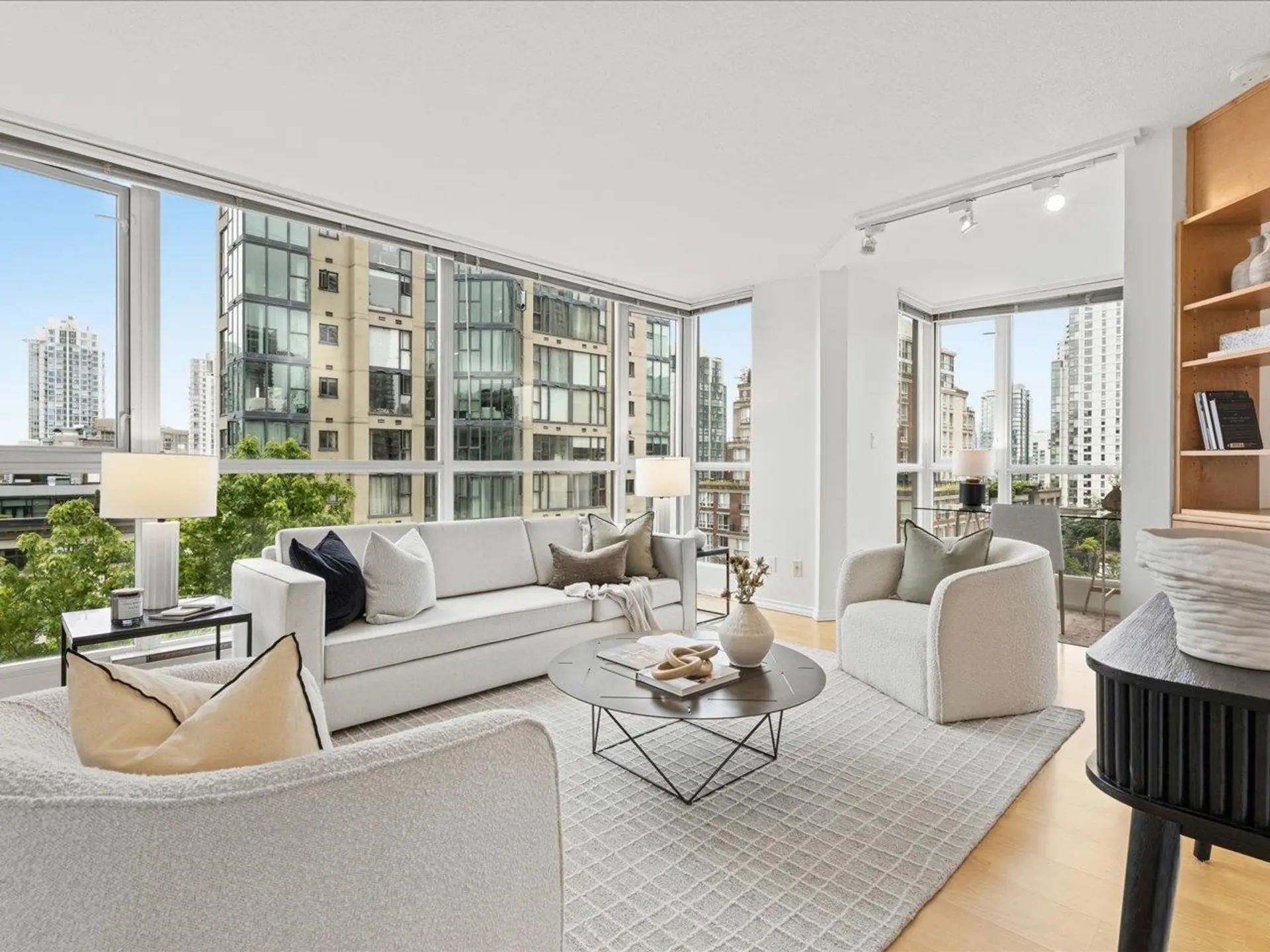Property at #708 1188 Richards Street, Vancouver, BC