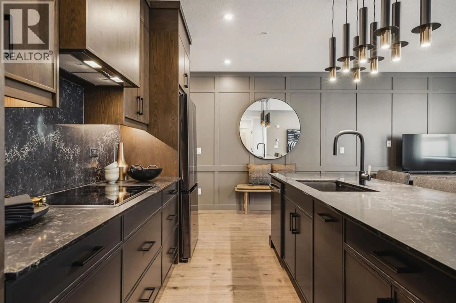 60 Cascade Ridge - Image 3