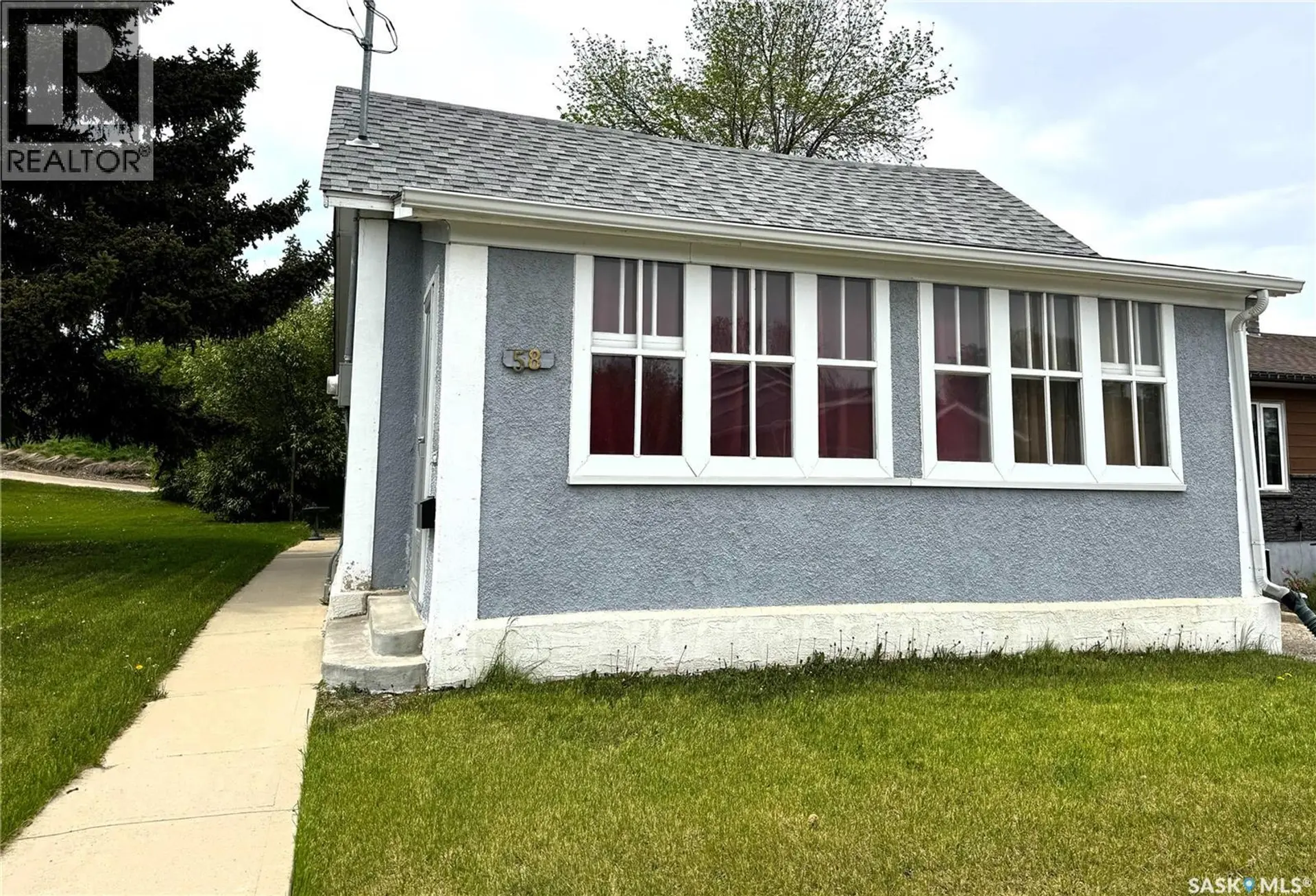 58 10th AVENUE NE - Image 1