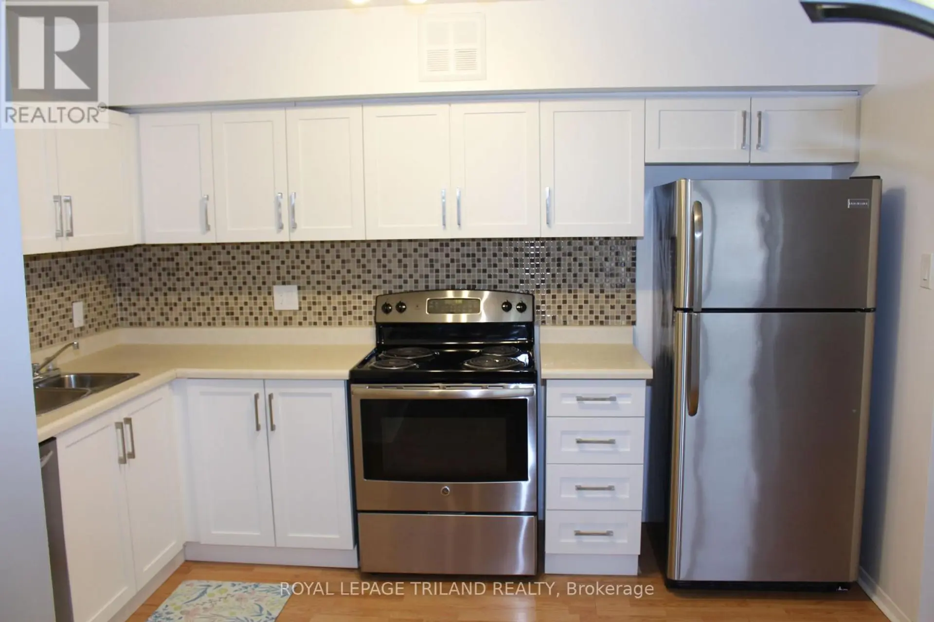#218 9 JACKSWAY CRESCENT - Image 4