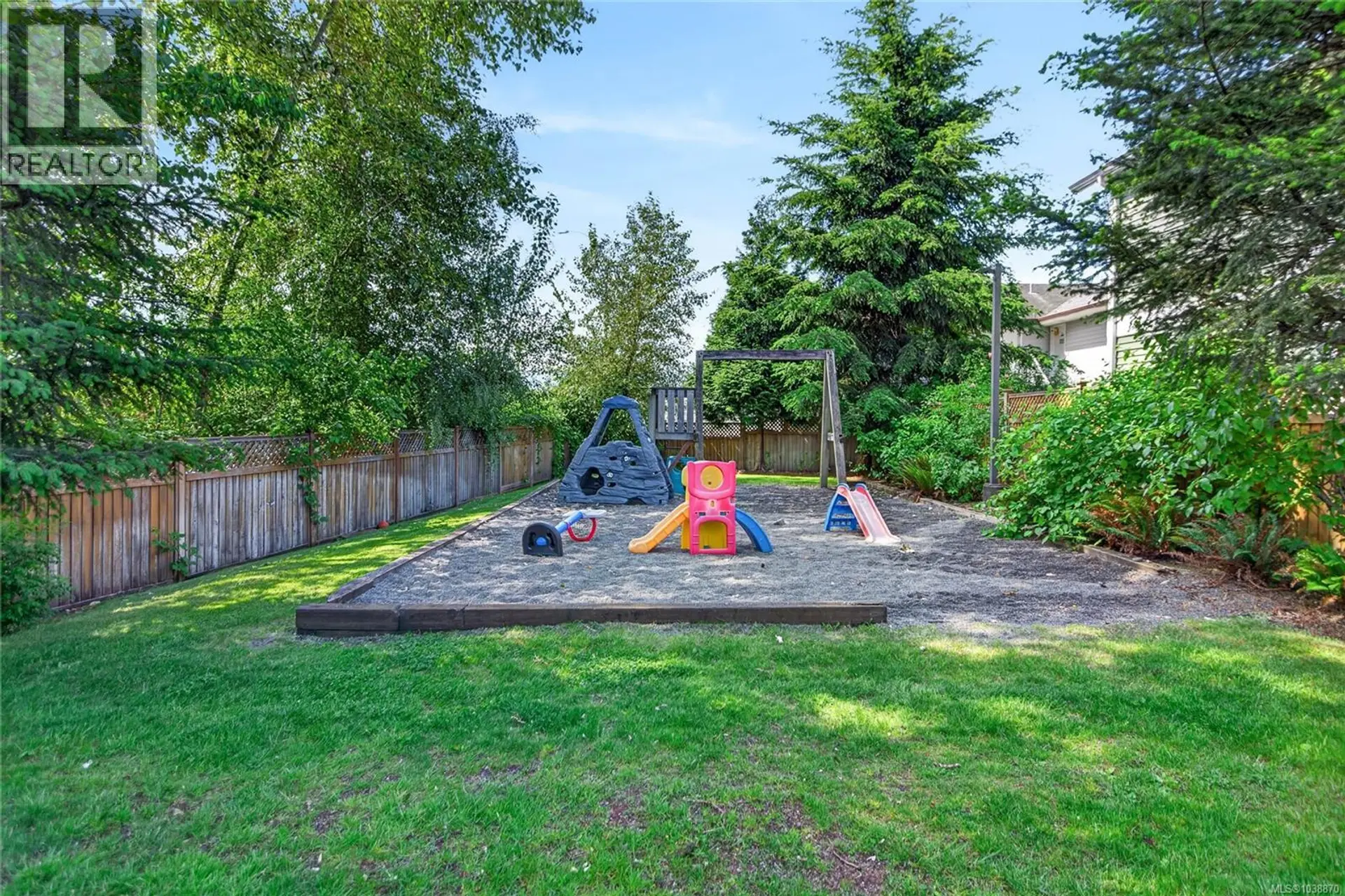 #119 170 Centennial Dr - Image 19