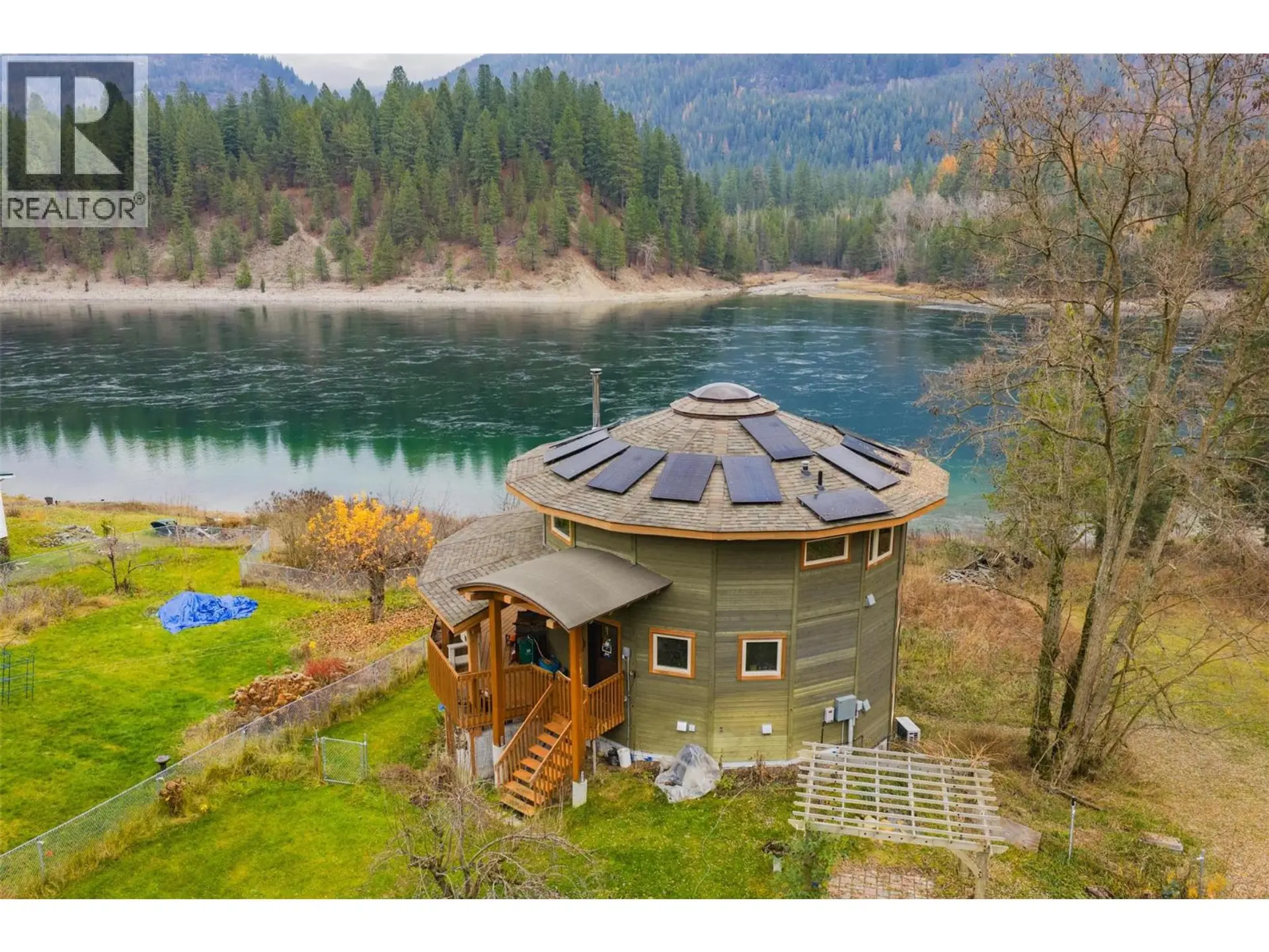Property at 810A 16th Avenue, Genelle, BC