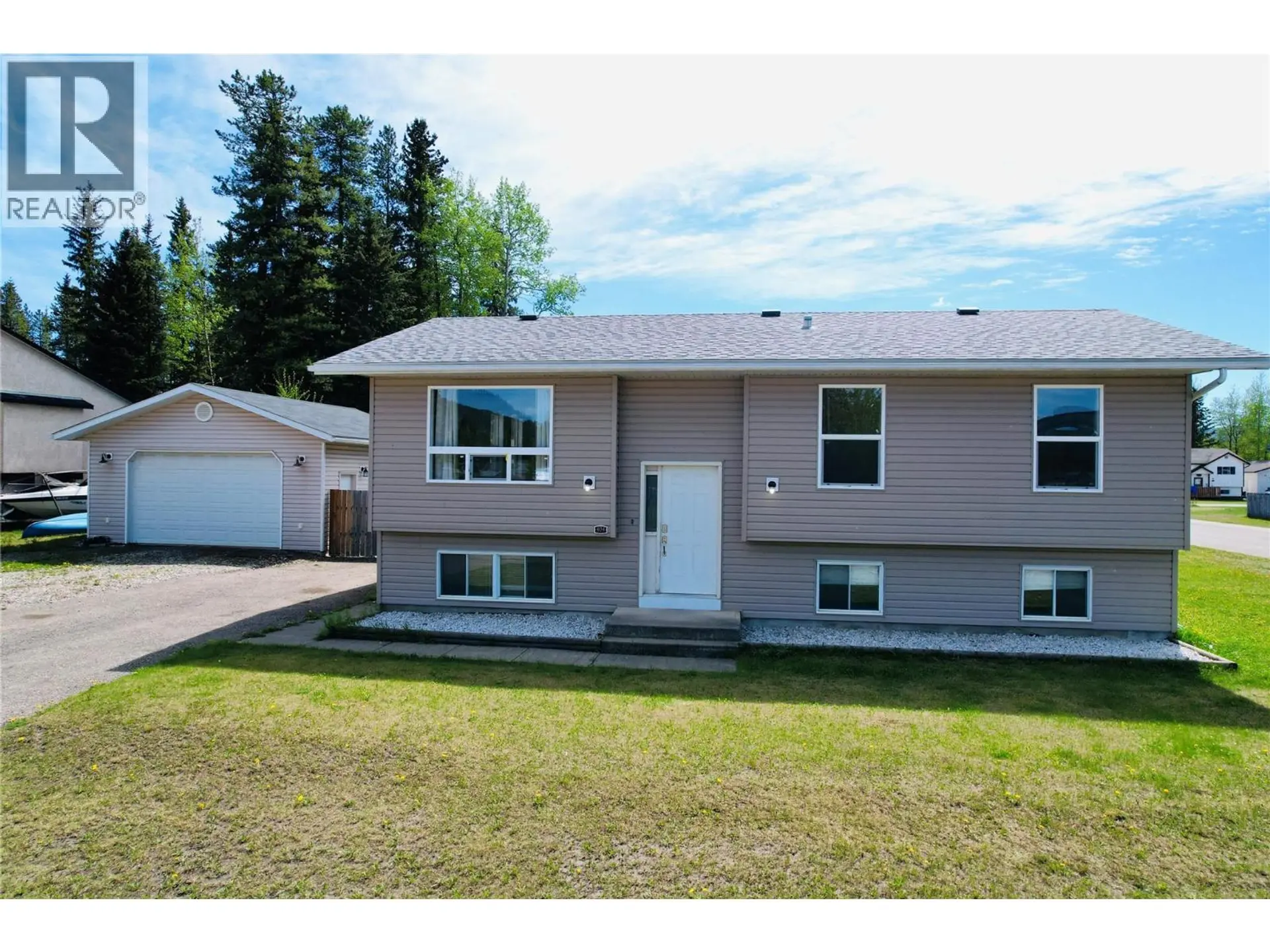 Property at 404 Willow Drive, Tumbler Ridge, BC