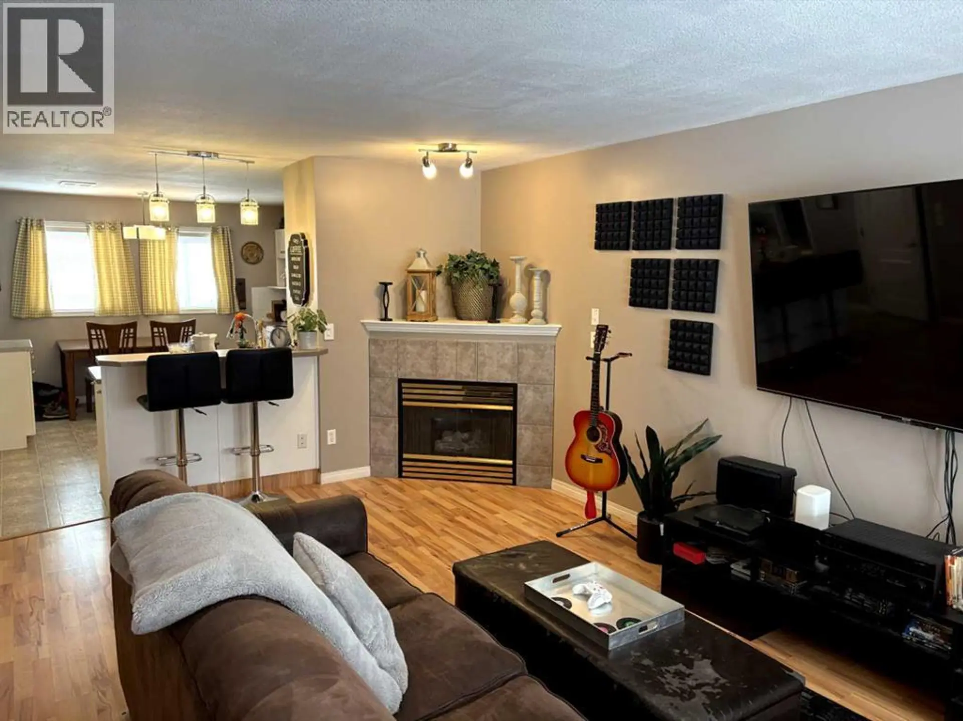 #47 33 Donlevy Avenue - Image 2