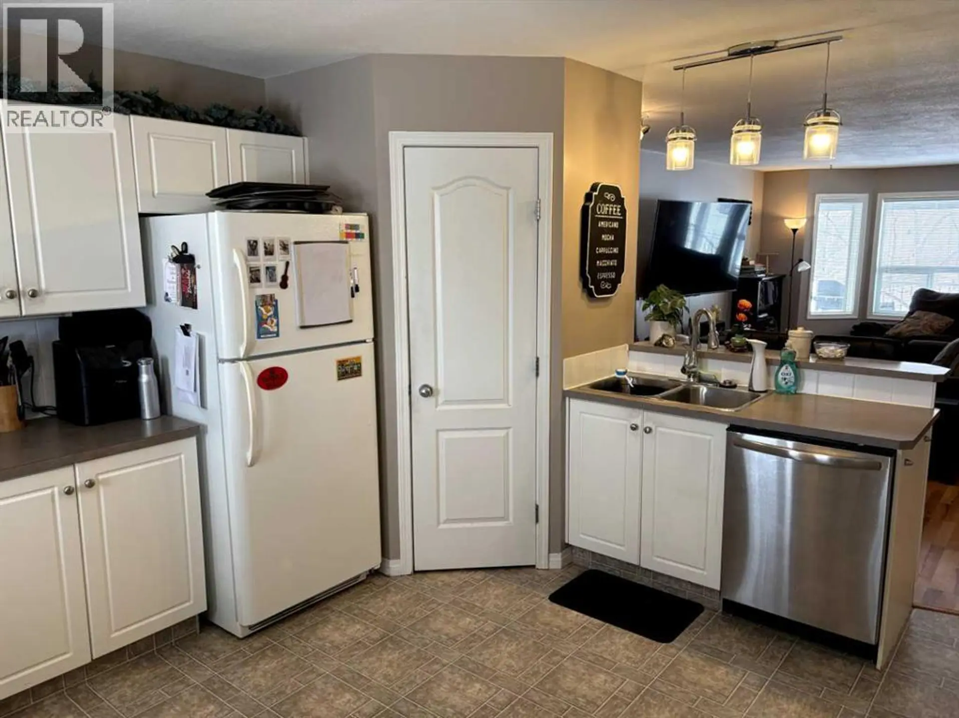 #47 33 Donlevy Avenue - Image 7