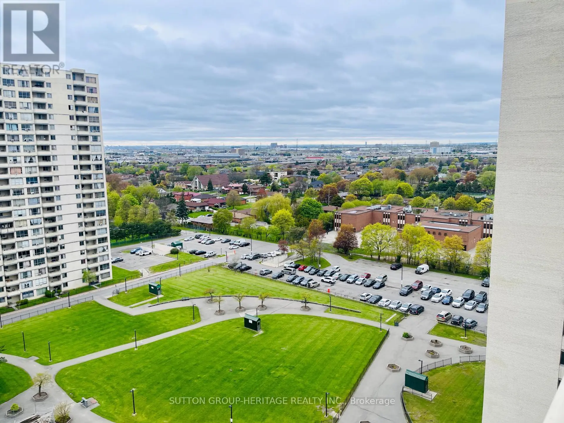 #1613 320 DIXON ROAD - Image 3