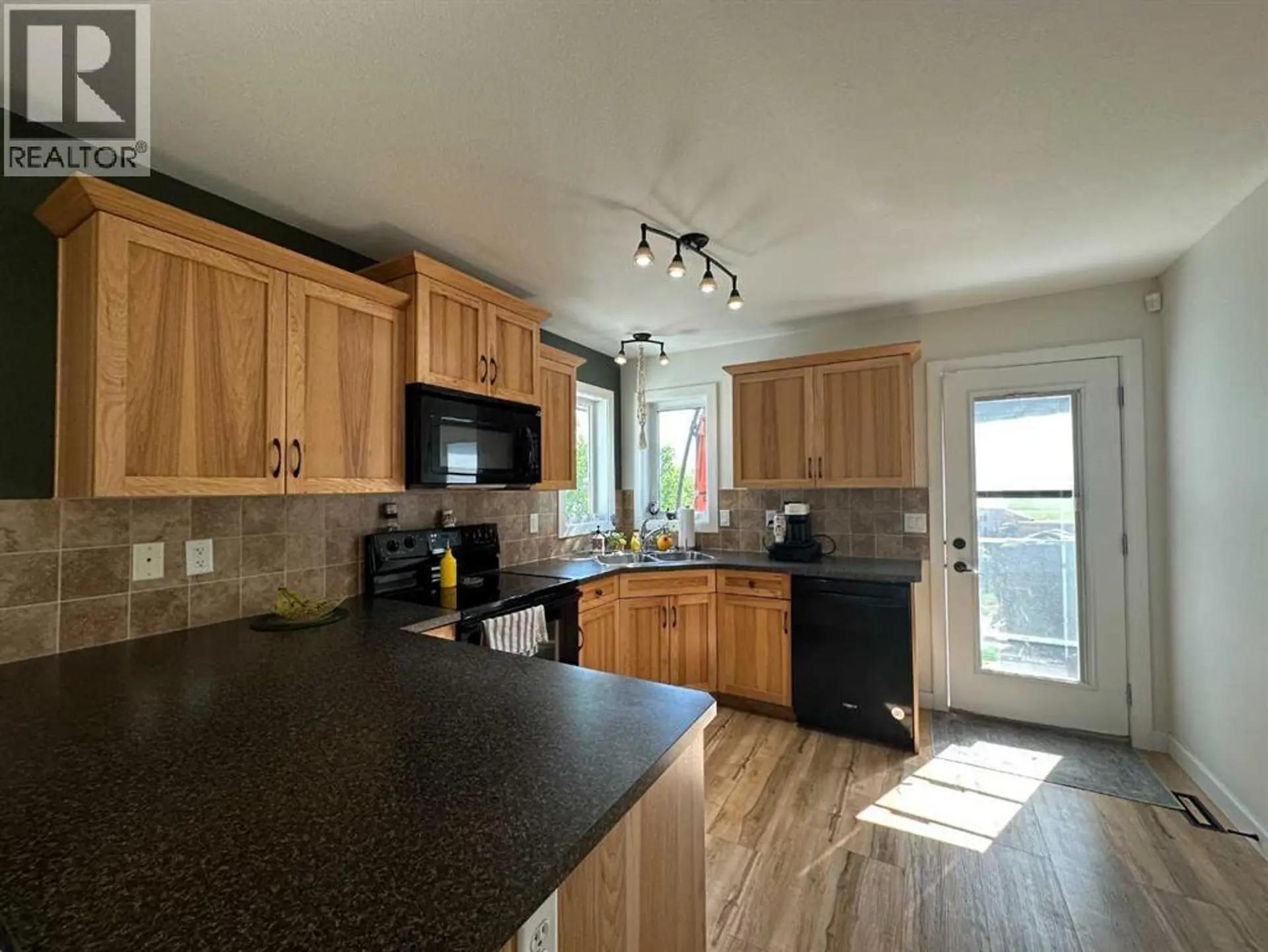 6407 59 Street - Image 4