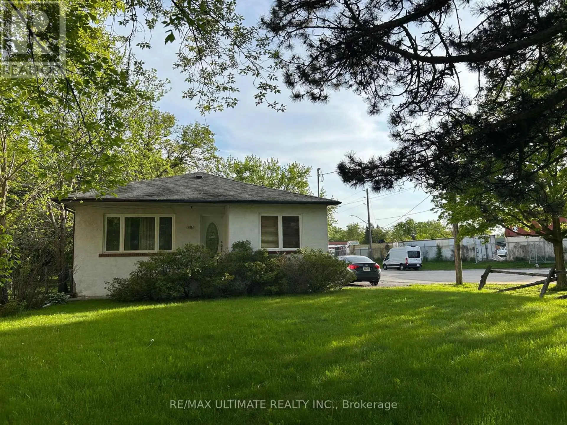 1076 DIXIE ROAD - Image 1