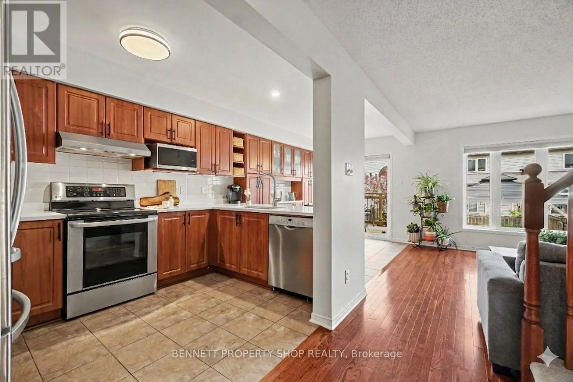 330 LAGUNA STREET - Image 2