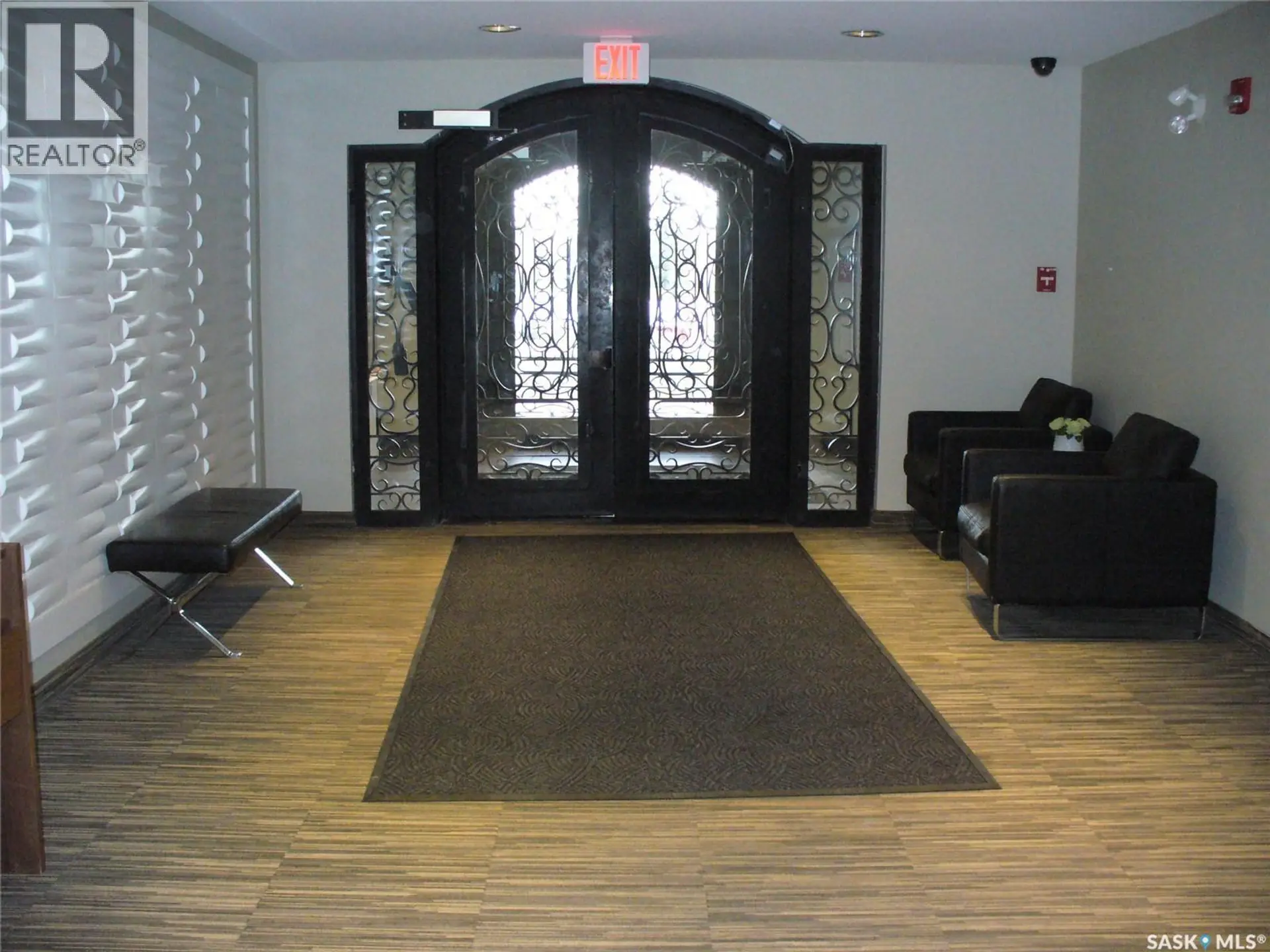 #210 1610 Dakota DRIVE - Image 2