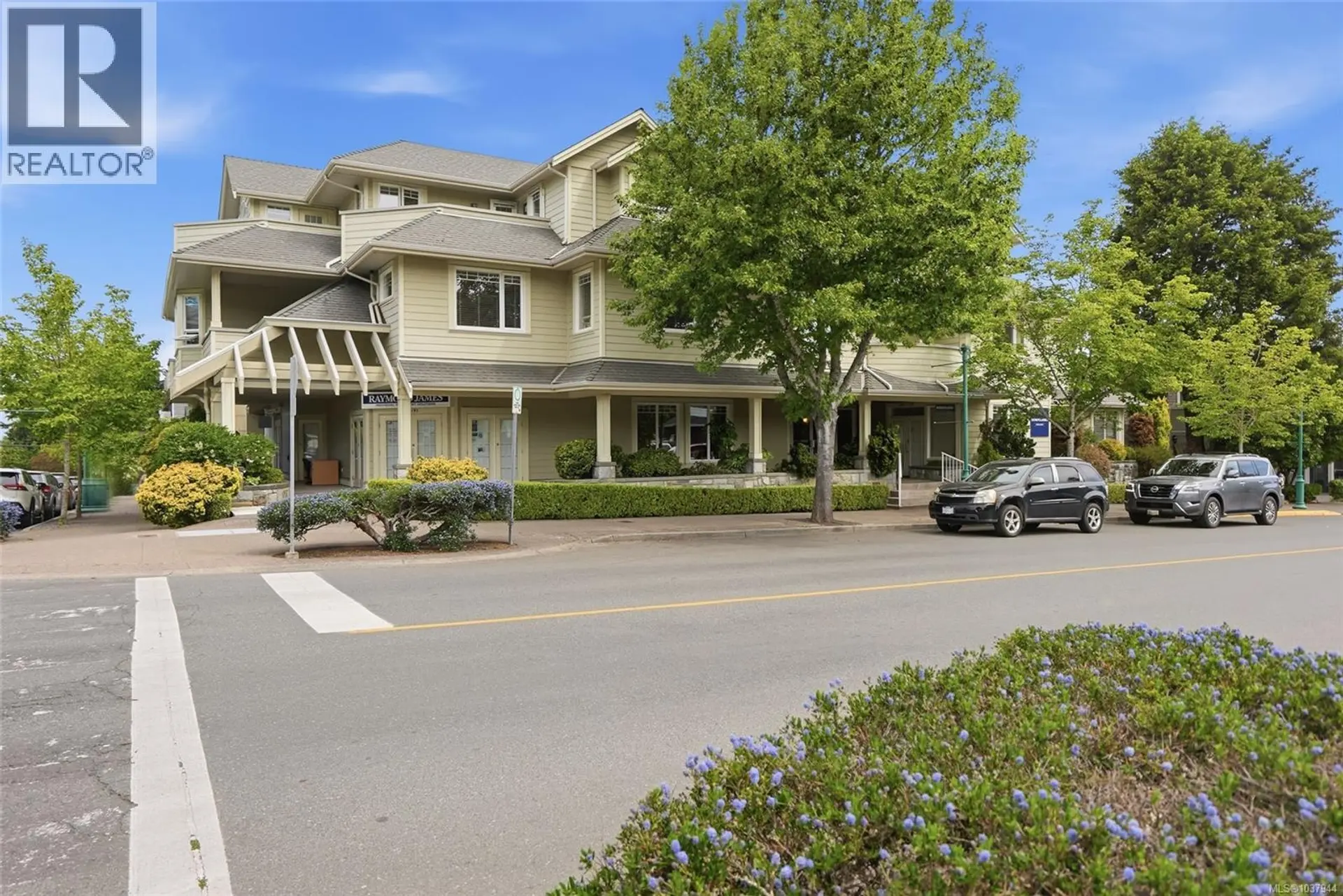 Property at #101 193 Second Ave W, Qualicum Beach, BC
